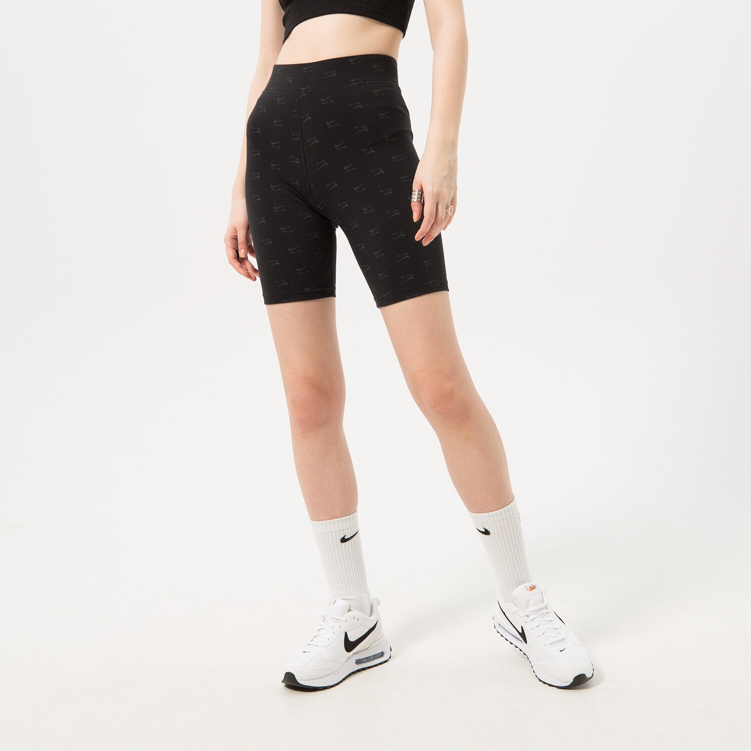 Femei pantaloni scurți NIKE BIKE SHORT W NSW AIR MTRL DQ6577-010 Negru