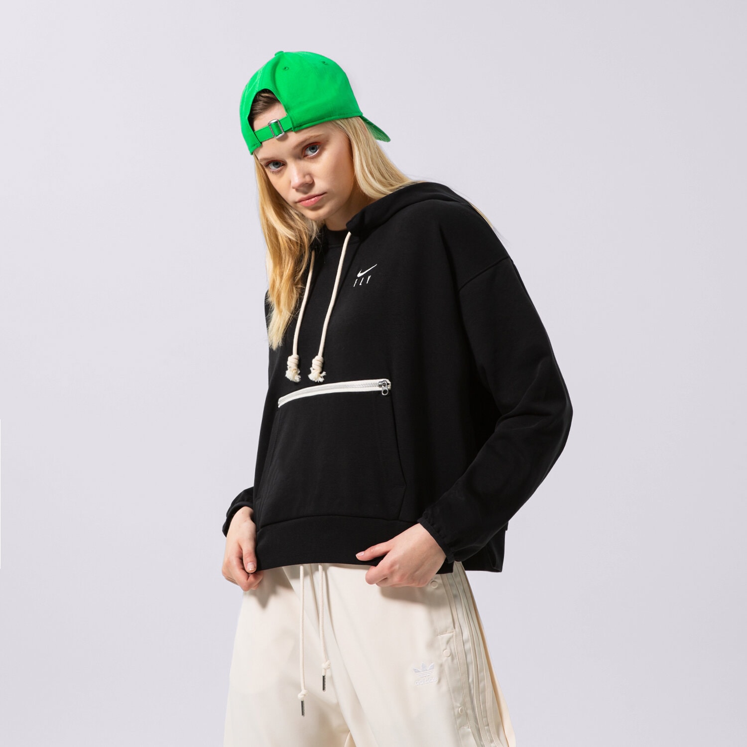 Femei bluză NIKE BLUZĂ CU GLUGĂ W NK DF STD ISSUE PO HOODIE NBA DA6483-010 Negru