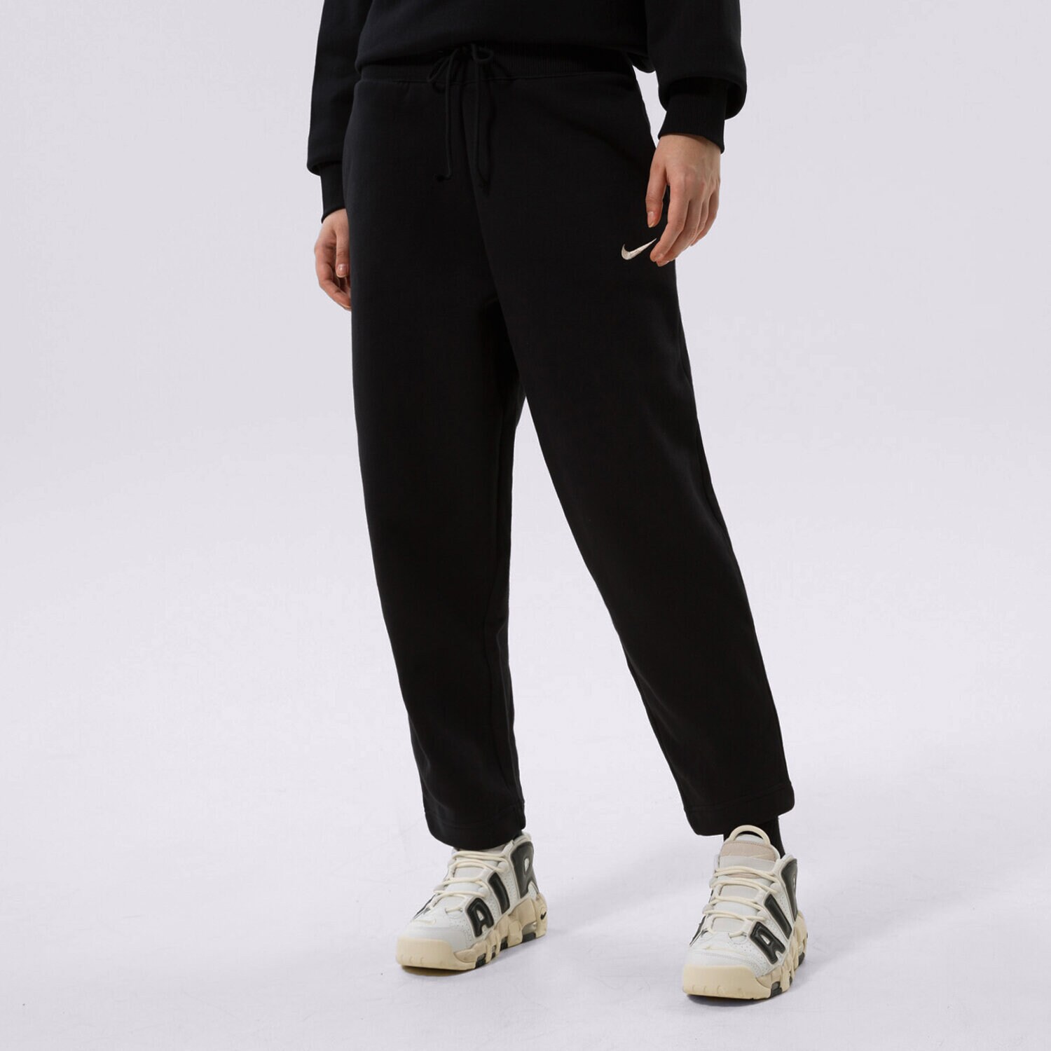 Femei pantaloni NIKE PANTALONI W NSW PHNX FLC HR PANT CURVE DQ5678-010 Negru