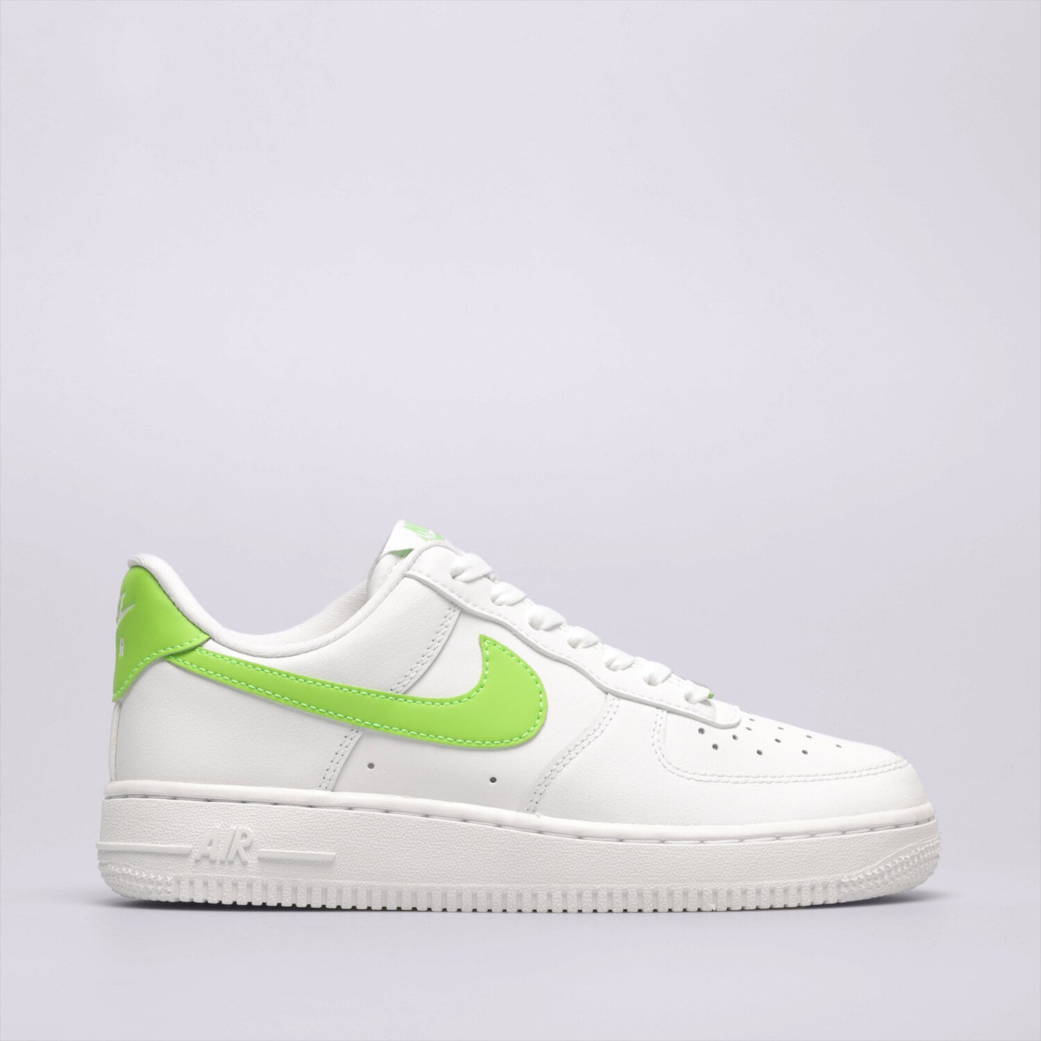 Femei pantofi sport NIKE AIR FORCE 1 '07 DD8959-112 Alb