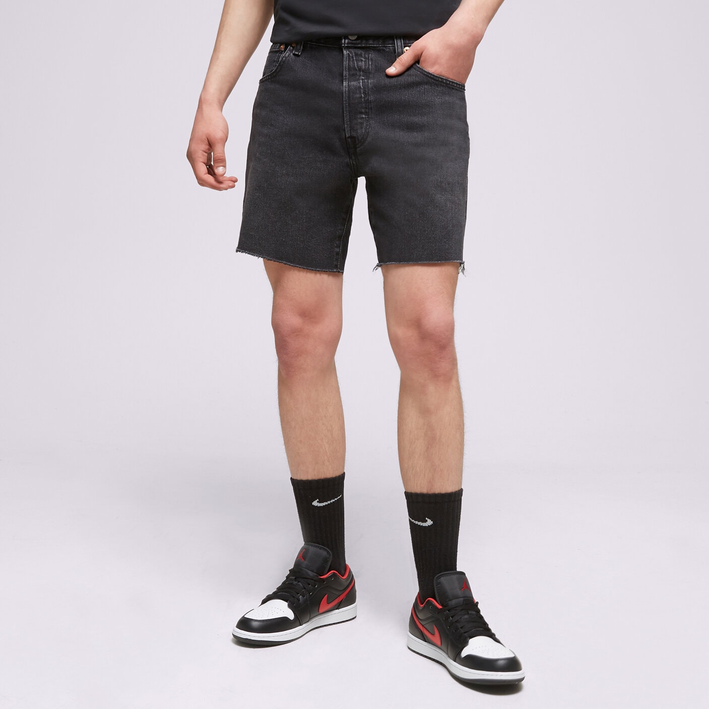 Femei pantaloni scurți LEVI'S PANTALONI SCURȚI 501® 93 SHORTS 85221-0061 Negru
