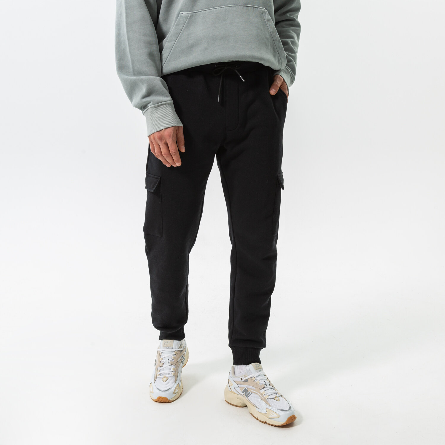 Bărbați pantaloni CONFRONT PANTALONI  CONFRONT CARGO PANTS CF322SPM07002 Negru