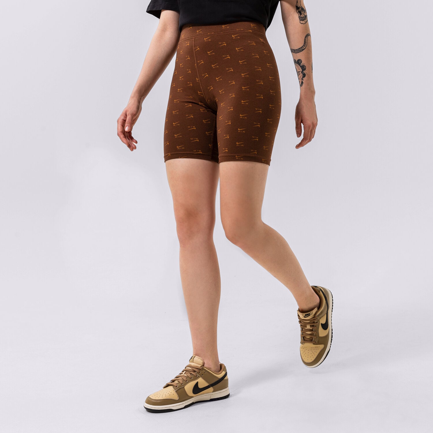 Femei pantaloni scurți NIKE BIKE SHORT W NSW AIR MTRL DQ6577-259 Maro