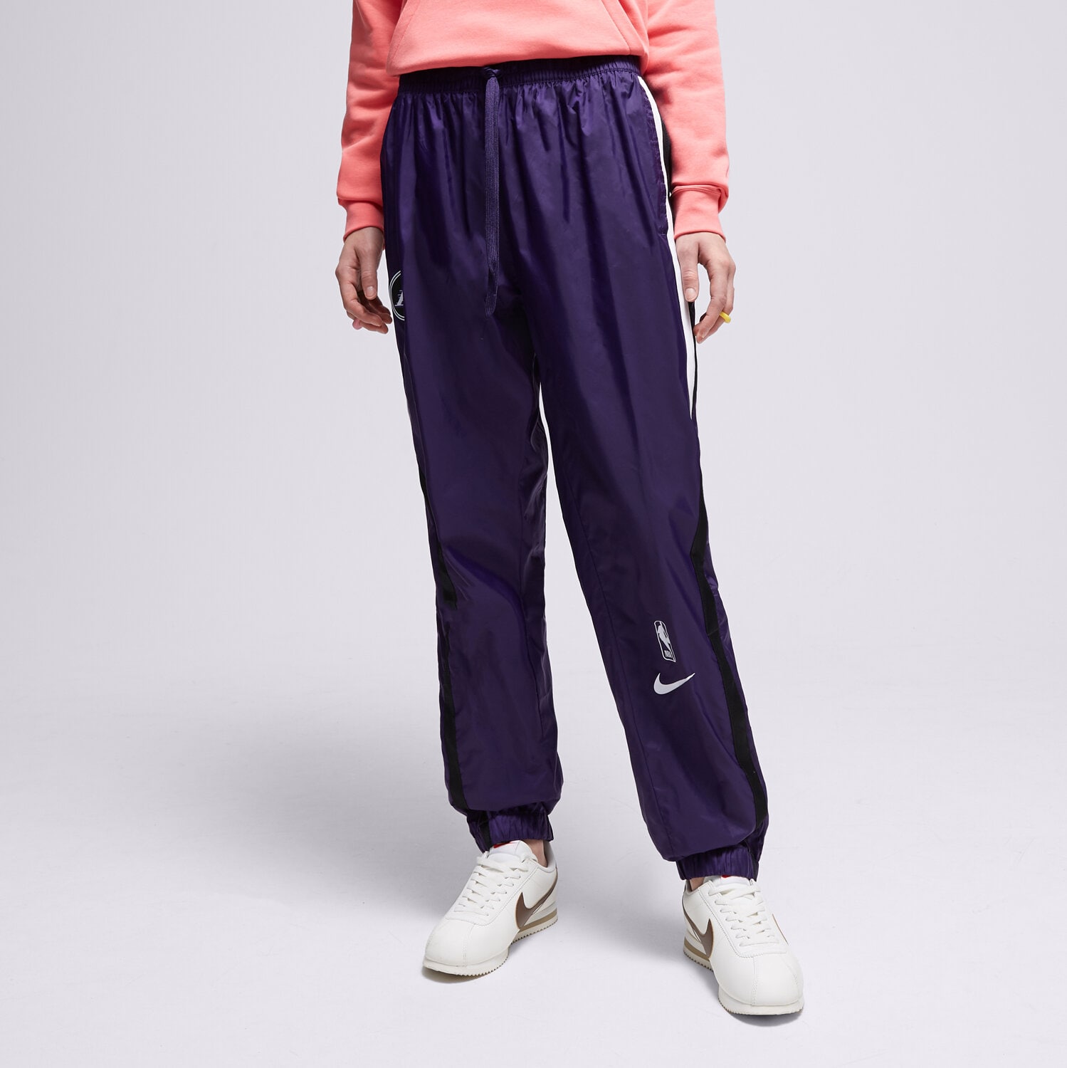 Femei pantaloni NIKE PANTALONI  LAL W NK TRKST PANT CTS CE NBA DN4734-535 Bleumarin