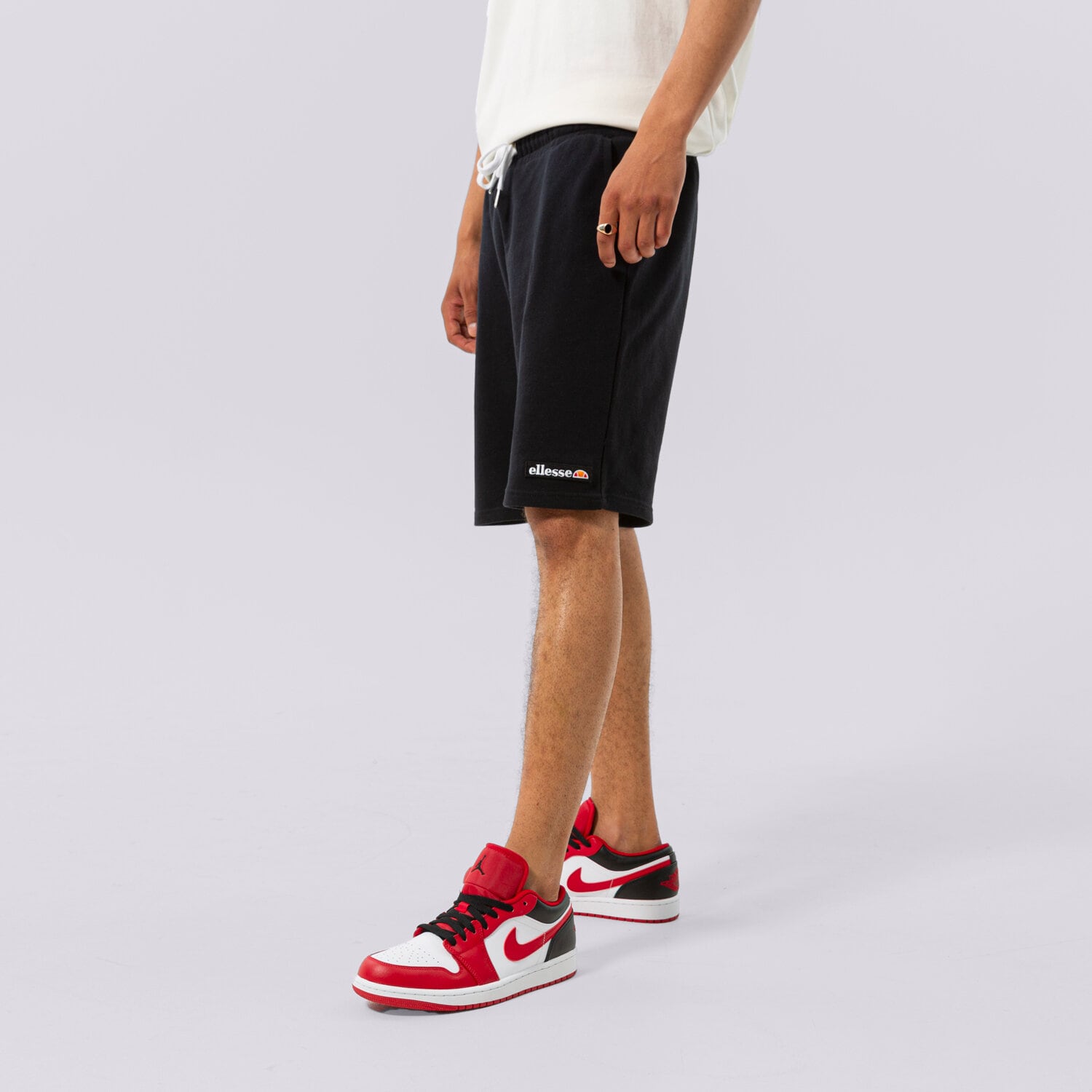Femei pantaloni scurți ELLESSE PANTALONI SCURȚI ALLED SHORT BLACK SMG17112011 Negru