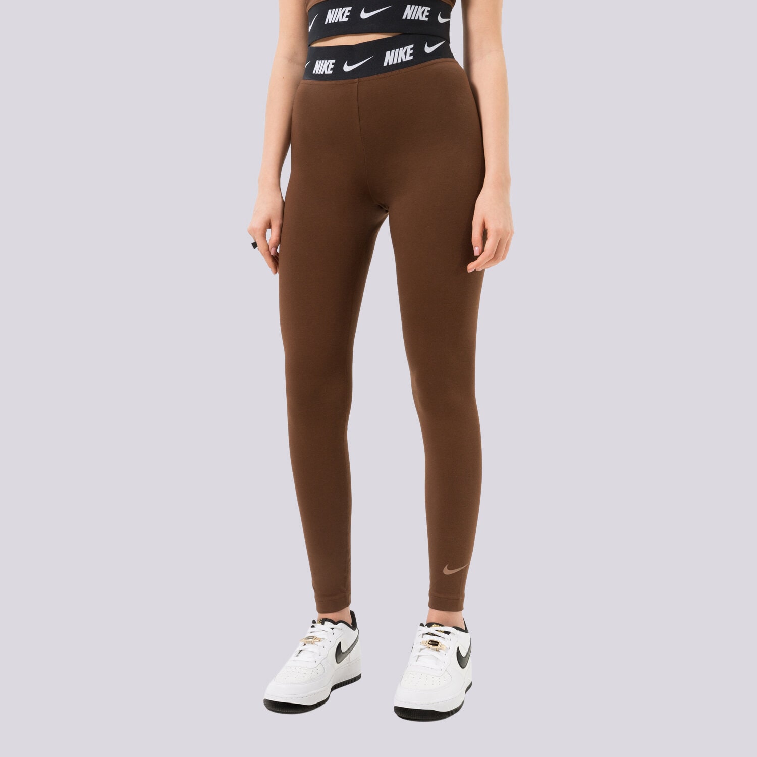 Femei pantaloni NIKE COLANȚI HIGH WAISTED LOGO DM4651-259 Maro