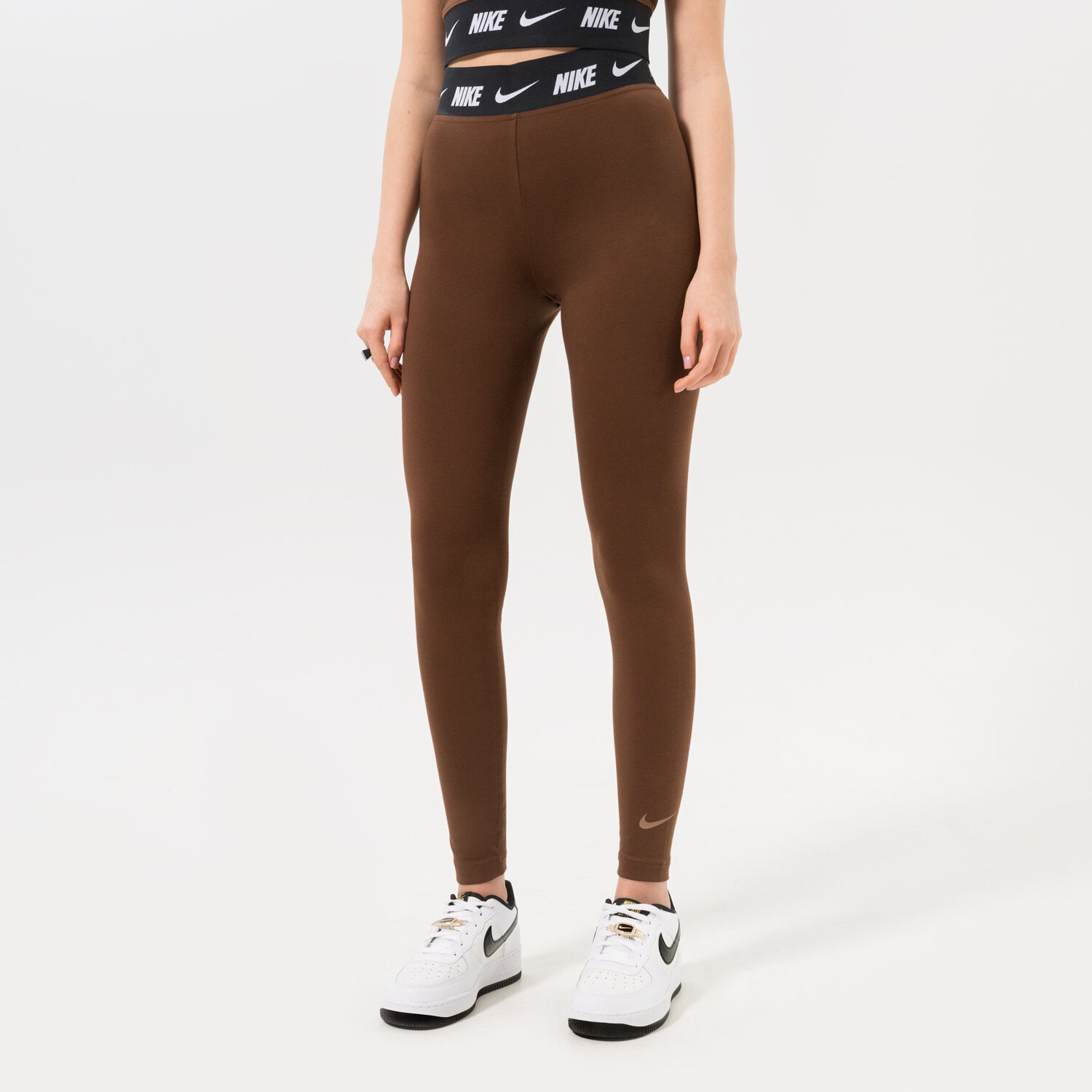 Femei pantaloni NIKE COLANȚI HIGH WAISTED LOGO DM4651-259 Maro