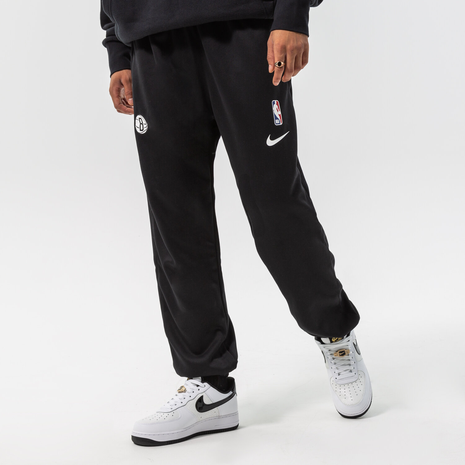 Bărbați pantaloni NIKE PANTALONI  BKN M NK DF SPOTLIGHT PNT NBA DN8178-010 Negru