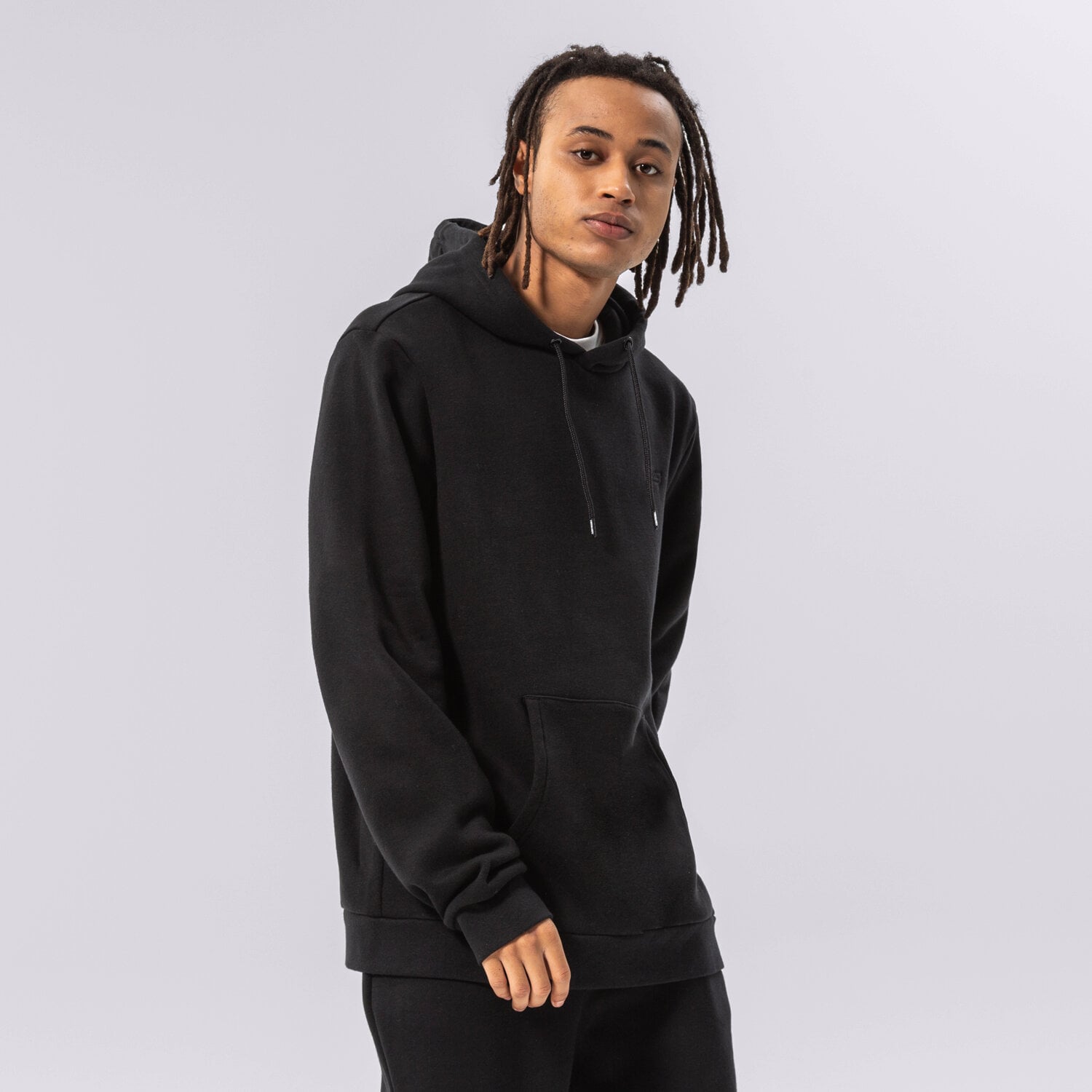 Bărbați bluză CONFRONT BLUZĂ CU GLUGĂ HOODIE ESSENTIAL CF322BLM91001 Negru