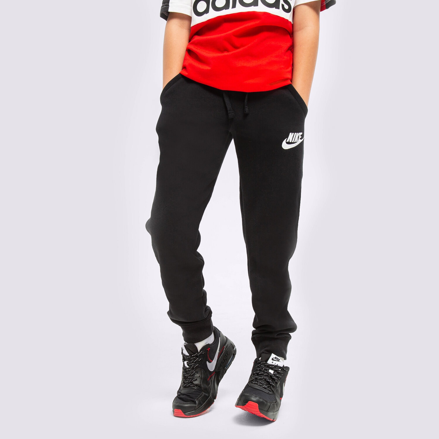 Pantaloni pentru copii NIKE PANTALONI SPORTSWEAR CLUB FLEECE BOY CI2911-010 Negru