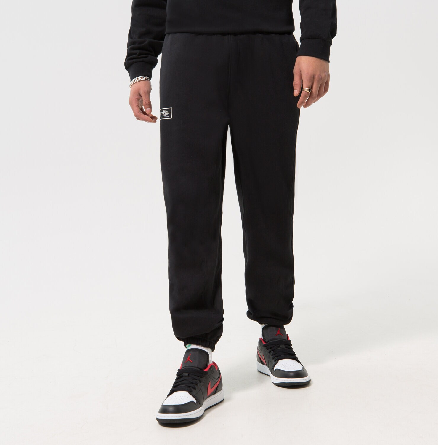 Bărbați pantaloni NIKE PANTALONI  N31 M NK PANT FLC CTS 23 NBA DR9105-010 Negru