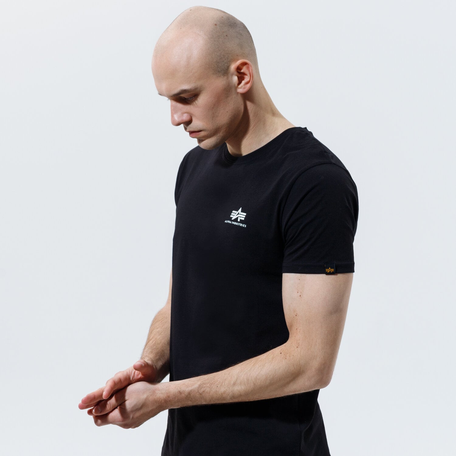 Bărbați tricou ALPHA INDUSTRIES TRICOU BASIC T SMALL LOGO 188505-03 Negru