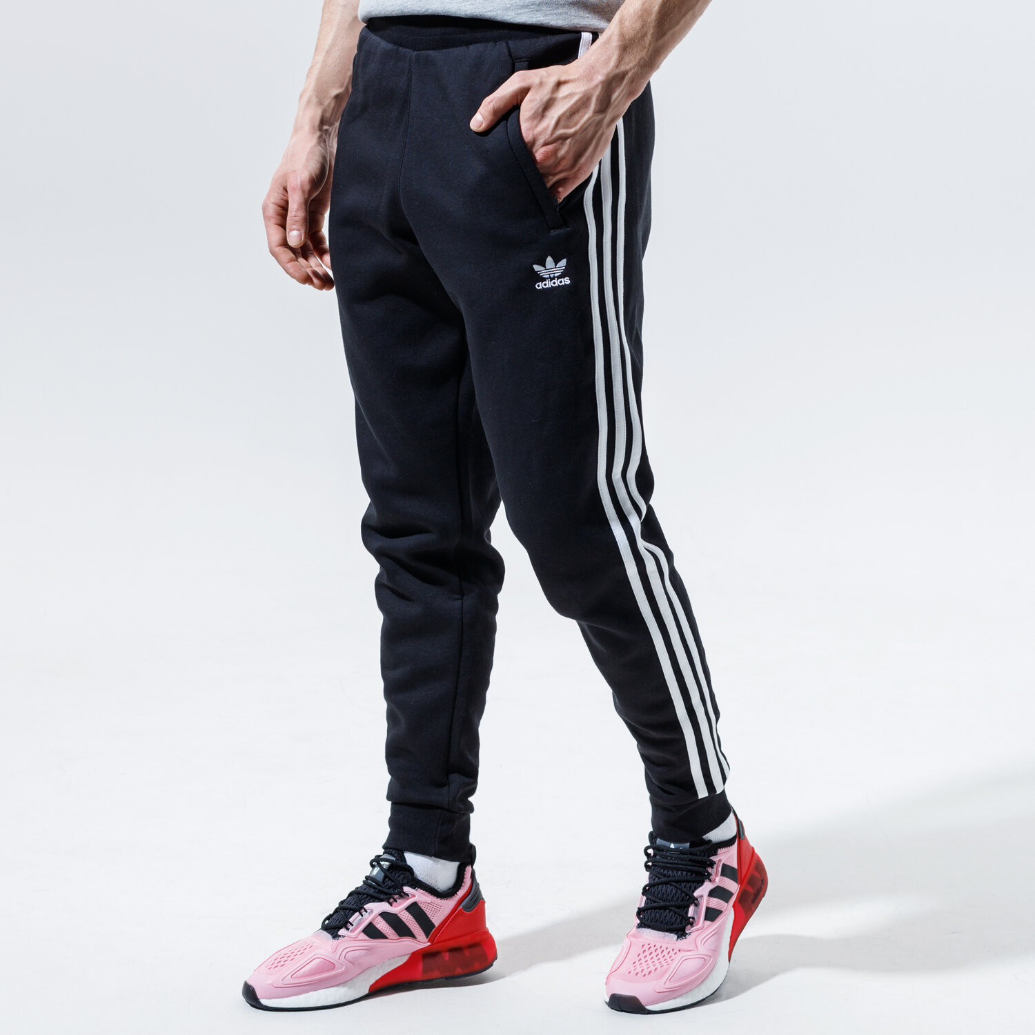 Bărbați pantaloni ADIDAS PANTALONI  3-STRIPES PANT GN3458 Negru