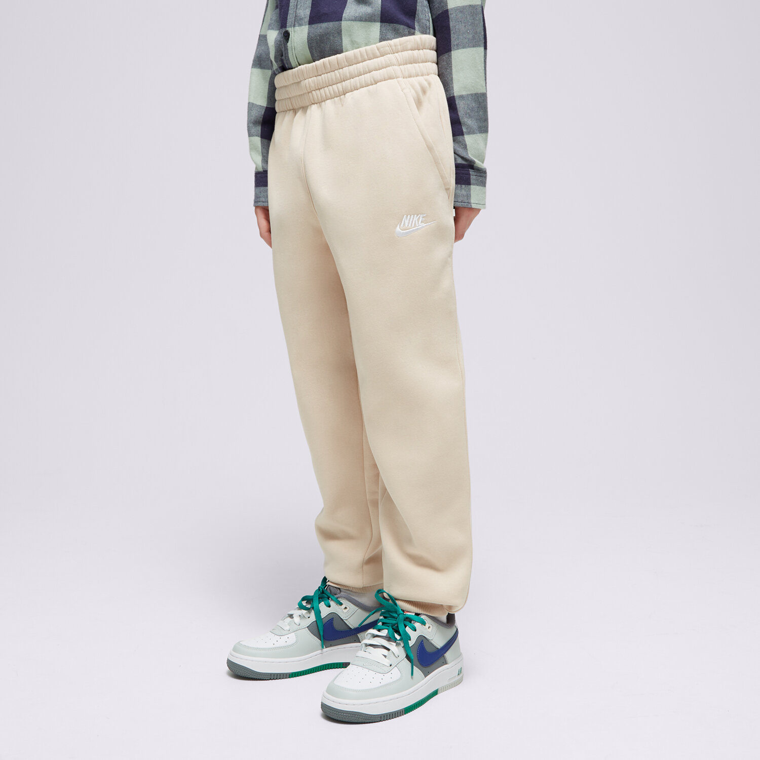 Pantaloni pentru copii NIKE PANTALONI  K NSW CLUB FLC JGGR LBR BOY FD3008-126 Bej