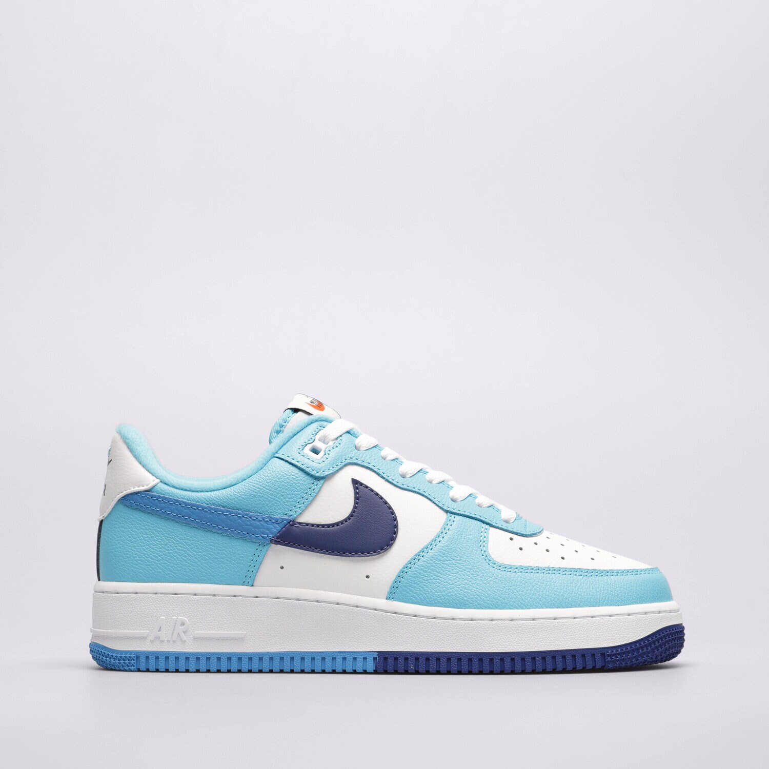 Barbați pantofi sport NIKE AIR FORCE 1 '07 LV8 DZ2522-100 Albastru