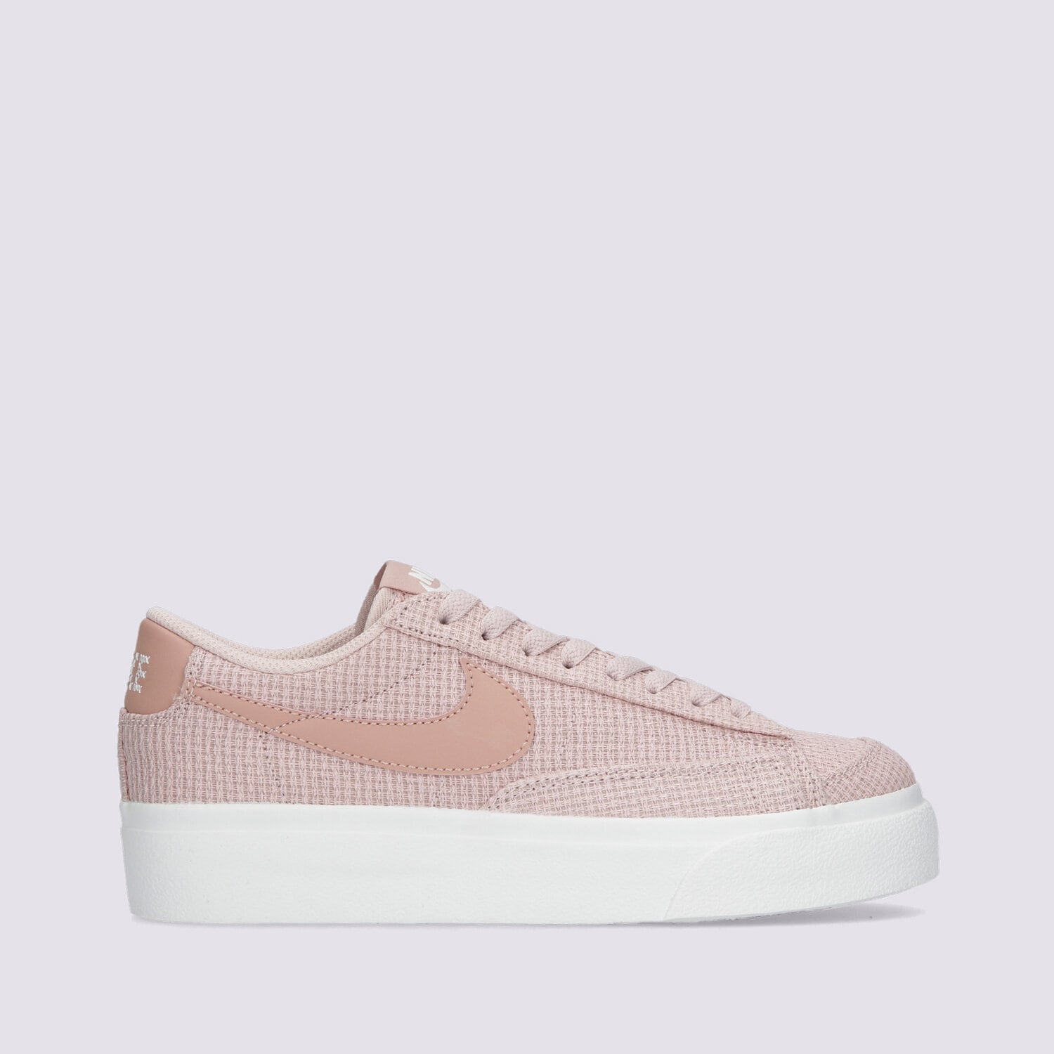 Femei pantofi sport NIKE W BLAZER LOW PLATFORM ESS DN0744-600 Roz