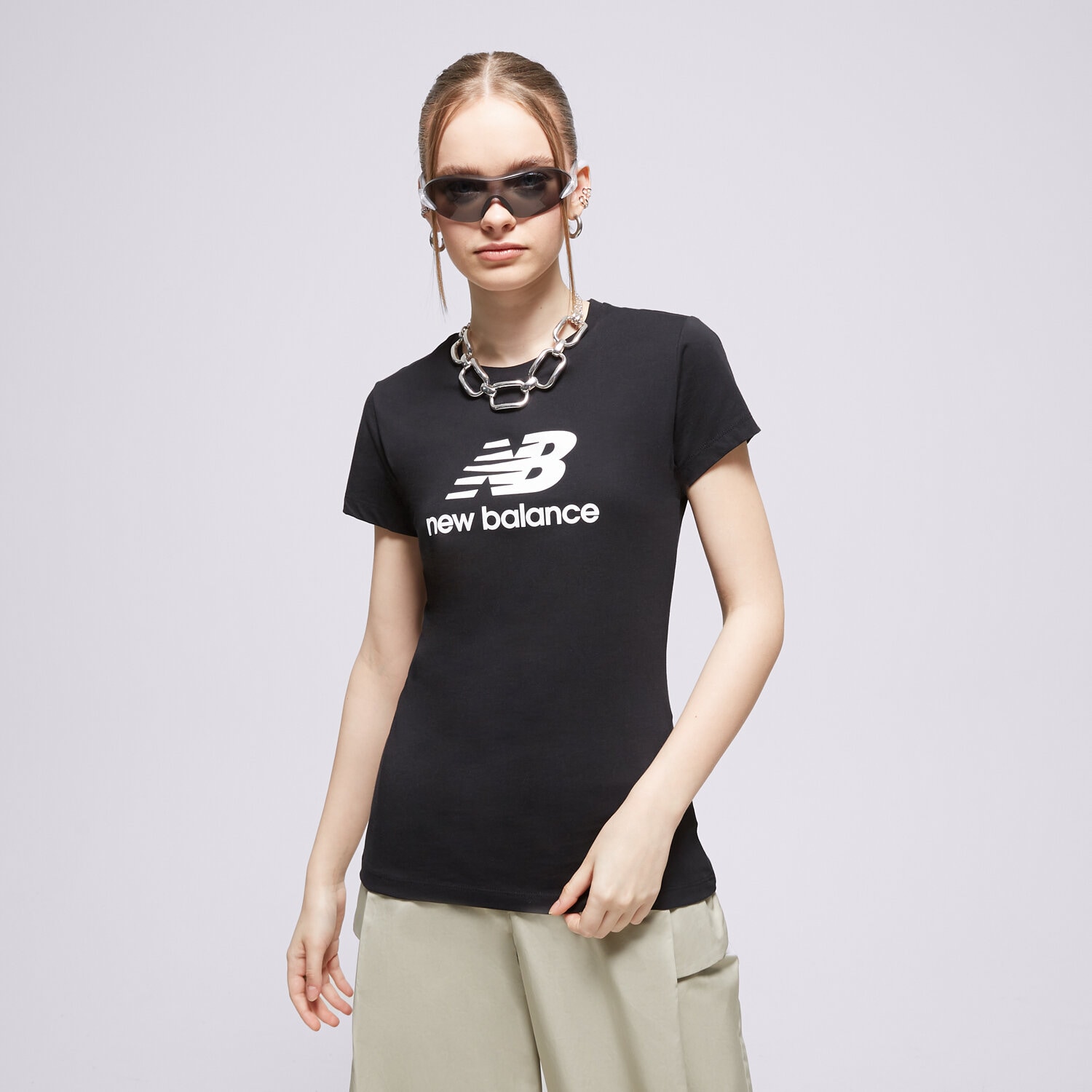 Femei tricou NEW BALANCE TRICOU NB ESSENTIALS STACKET LOGO TEE WT31546BK Negru