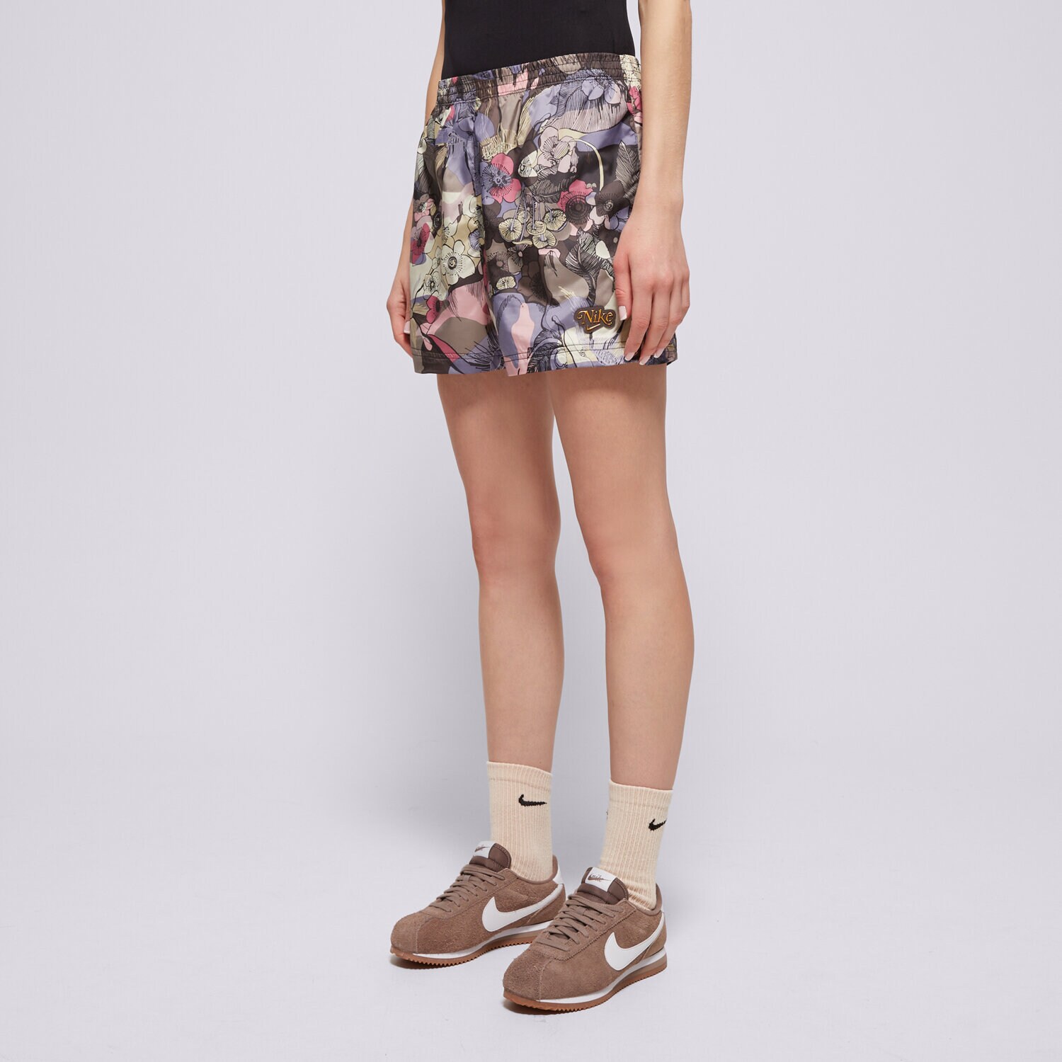 Femei pantaloni scurți NIKE PANTALONI SCURȚI W NSW FEMME SHORT WVN AOP HR CZ9292-004 Mulicolor