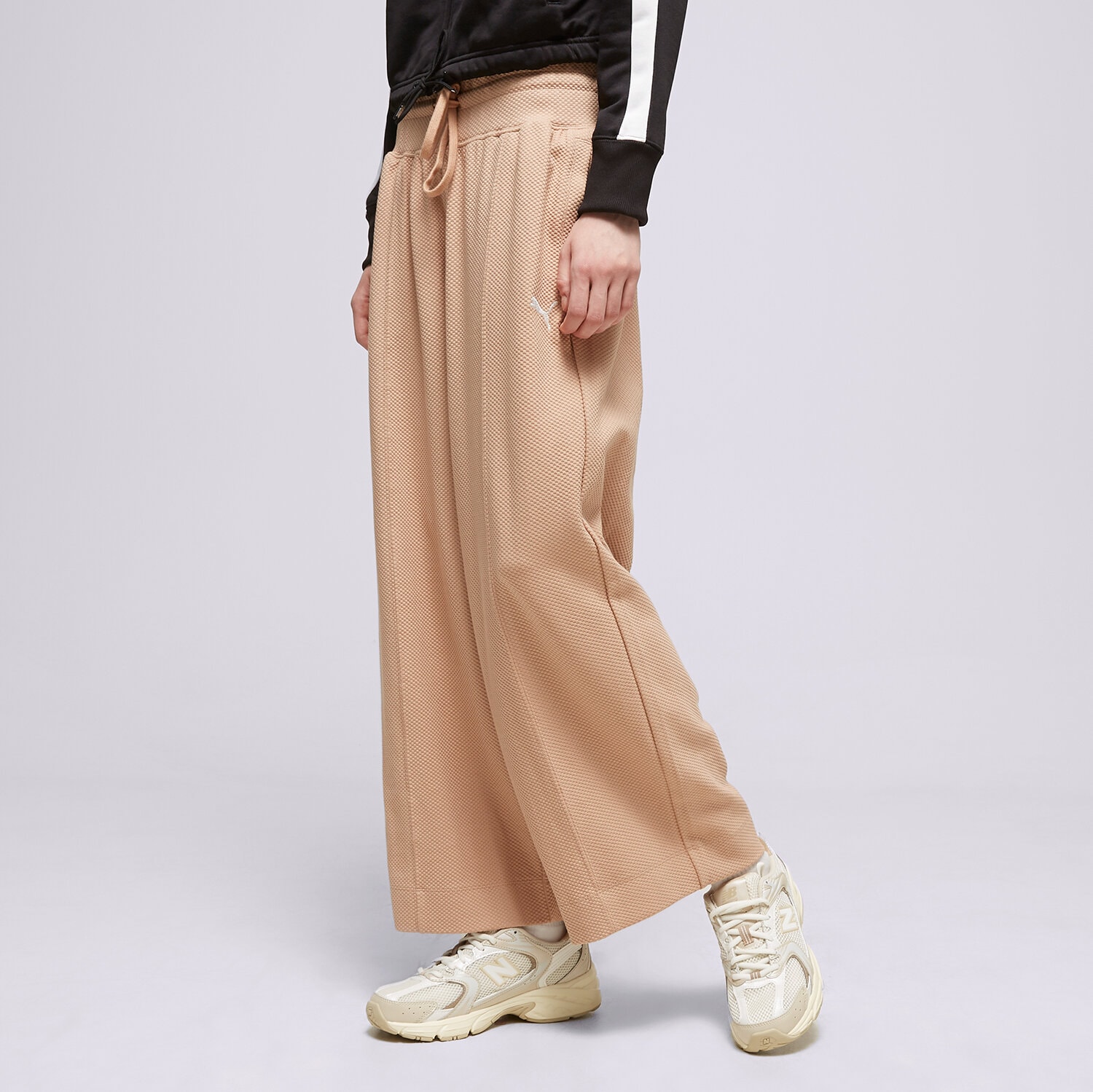 Femei pantaloni PUMA PANTALONI  HER STRAIGHT PANTS 673113 89 Bej
