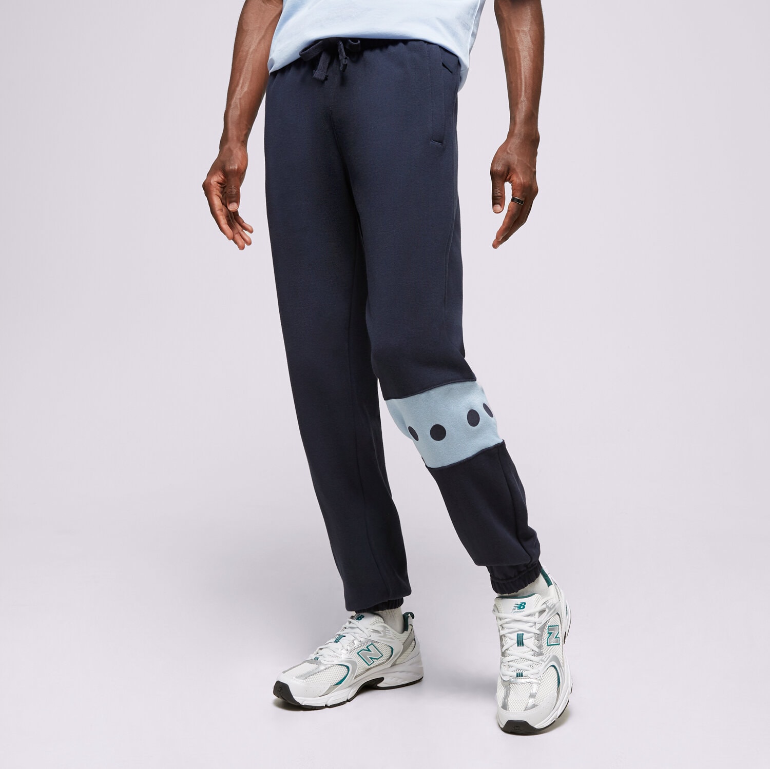 Bărbați pantaloni ADIDAS PANTALONI  CITY SWEATPANT IC8395 Bleumarin