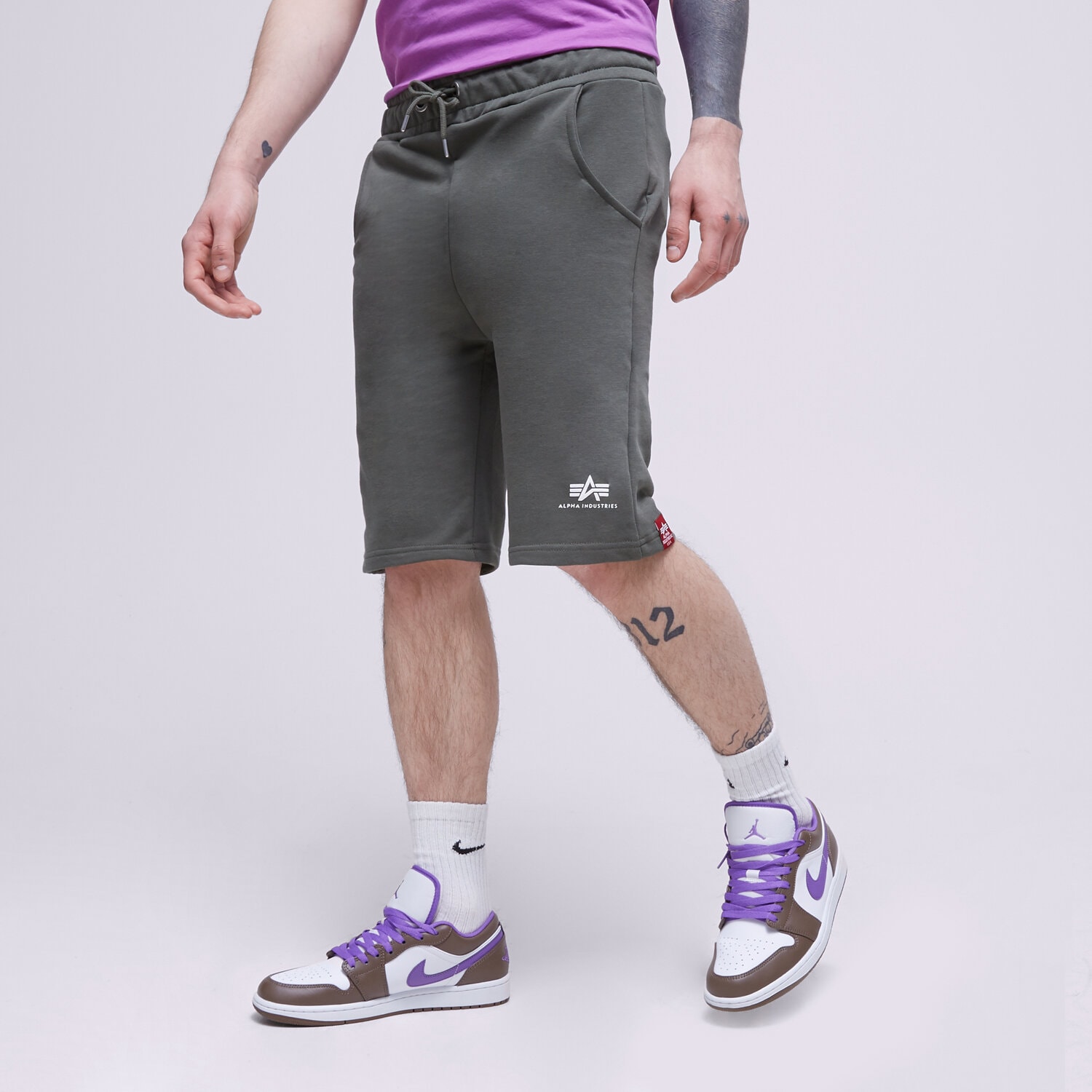 Femei pantaloni scurți ALPHA INDUSTRIES PANTALONI SCURȚI BASIC SL 116363-142 Gri