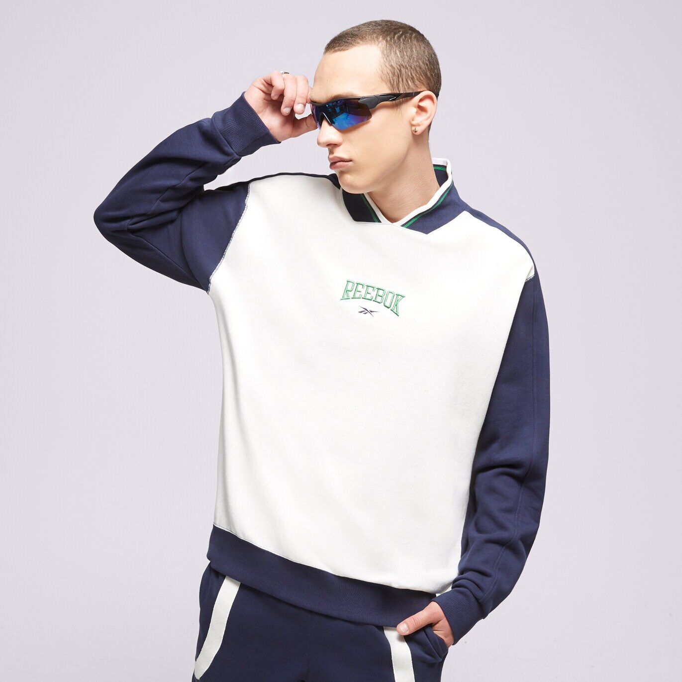 Bărbați bluză REEBOK BLUZĂ CL VAR FT CREW HZ9805 Alb