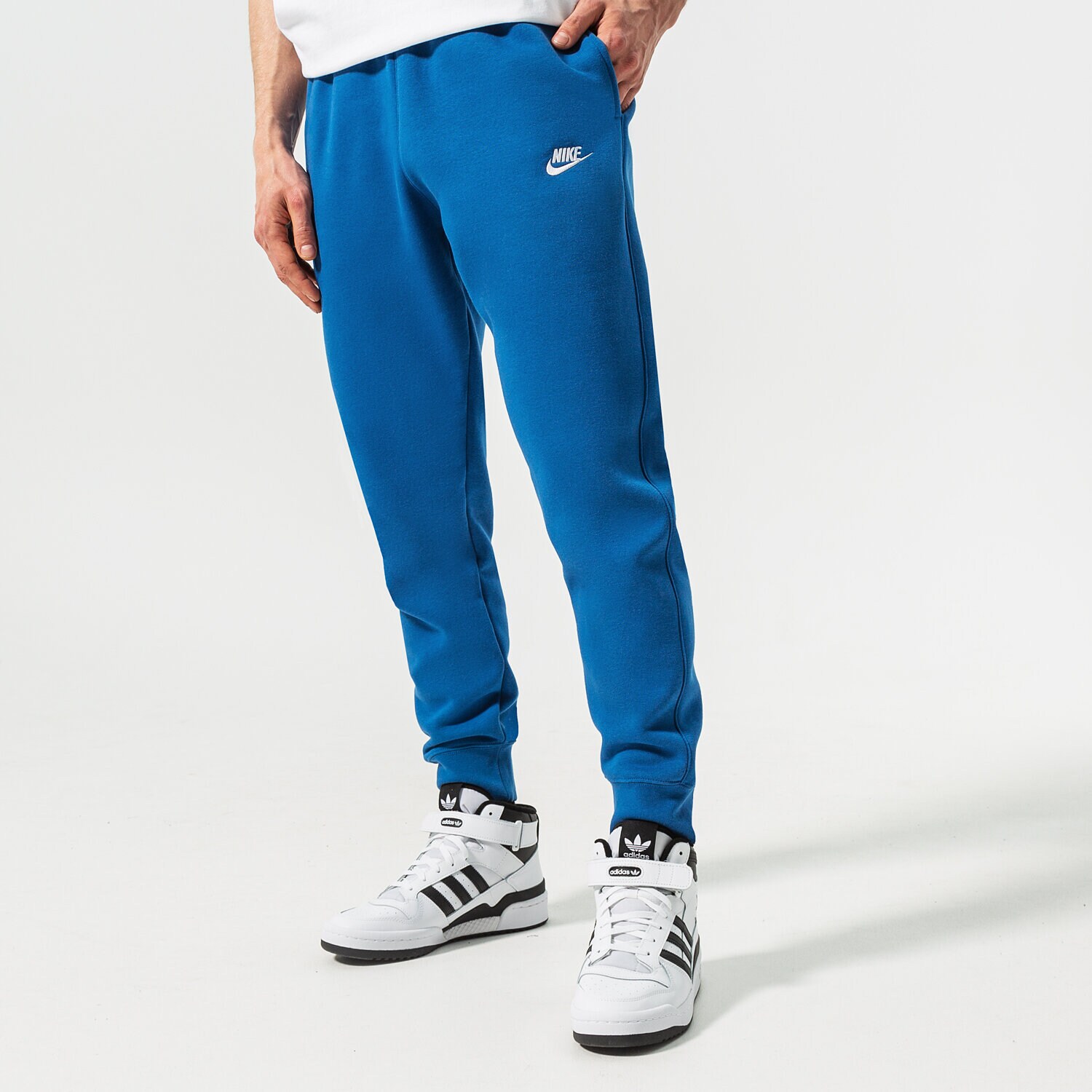 Bărbați pantaloni NIKE PANTALONI  SPORTSWEAR CLUB FLEECE BV2671-407 Albastru