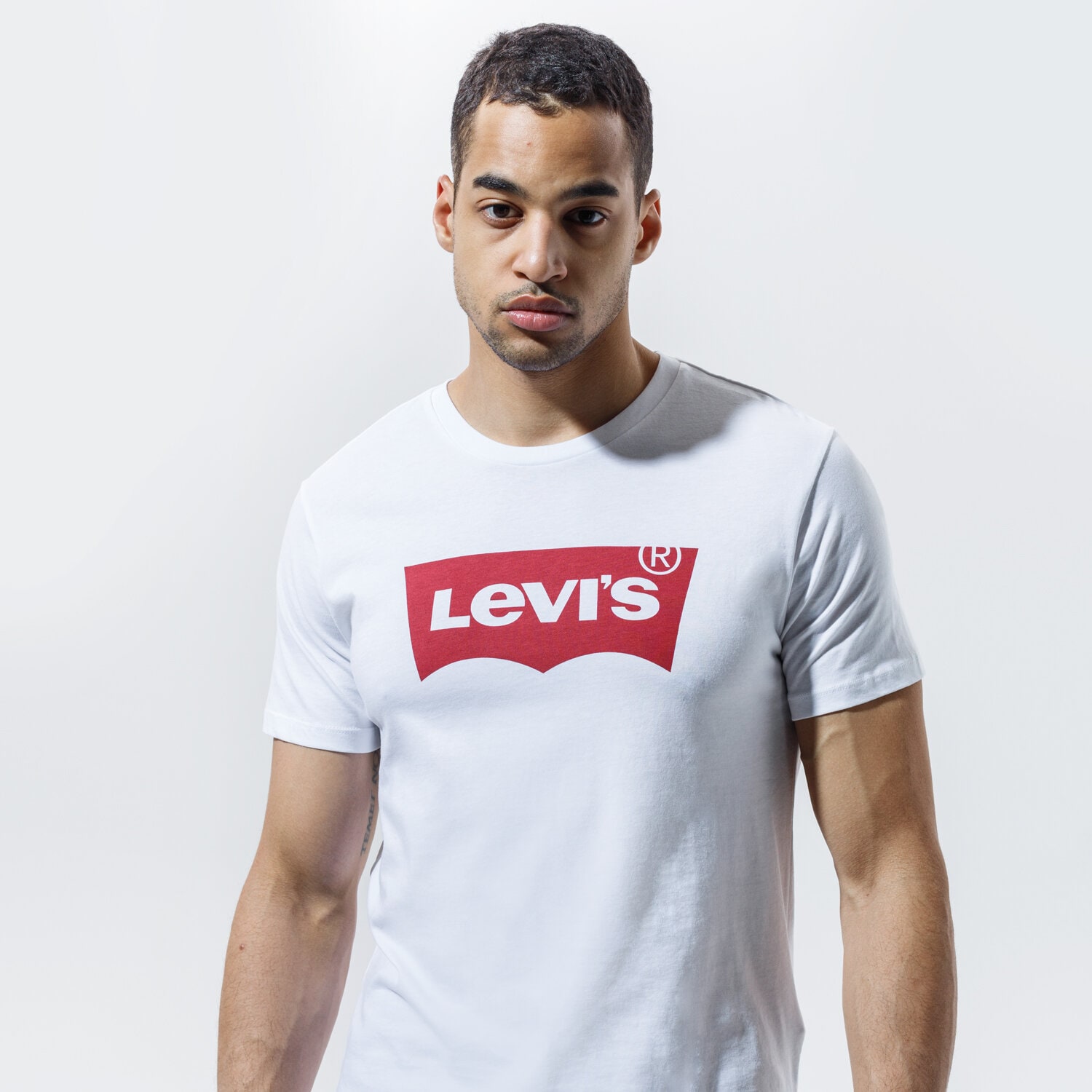 Bărbați tricou LEVI'S TRICOU GRAPHIC SET-IN NECK 17783-0140 Alb