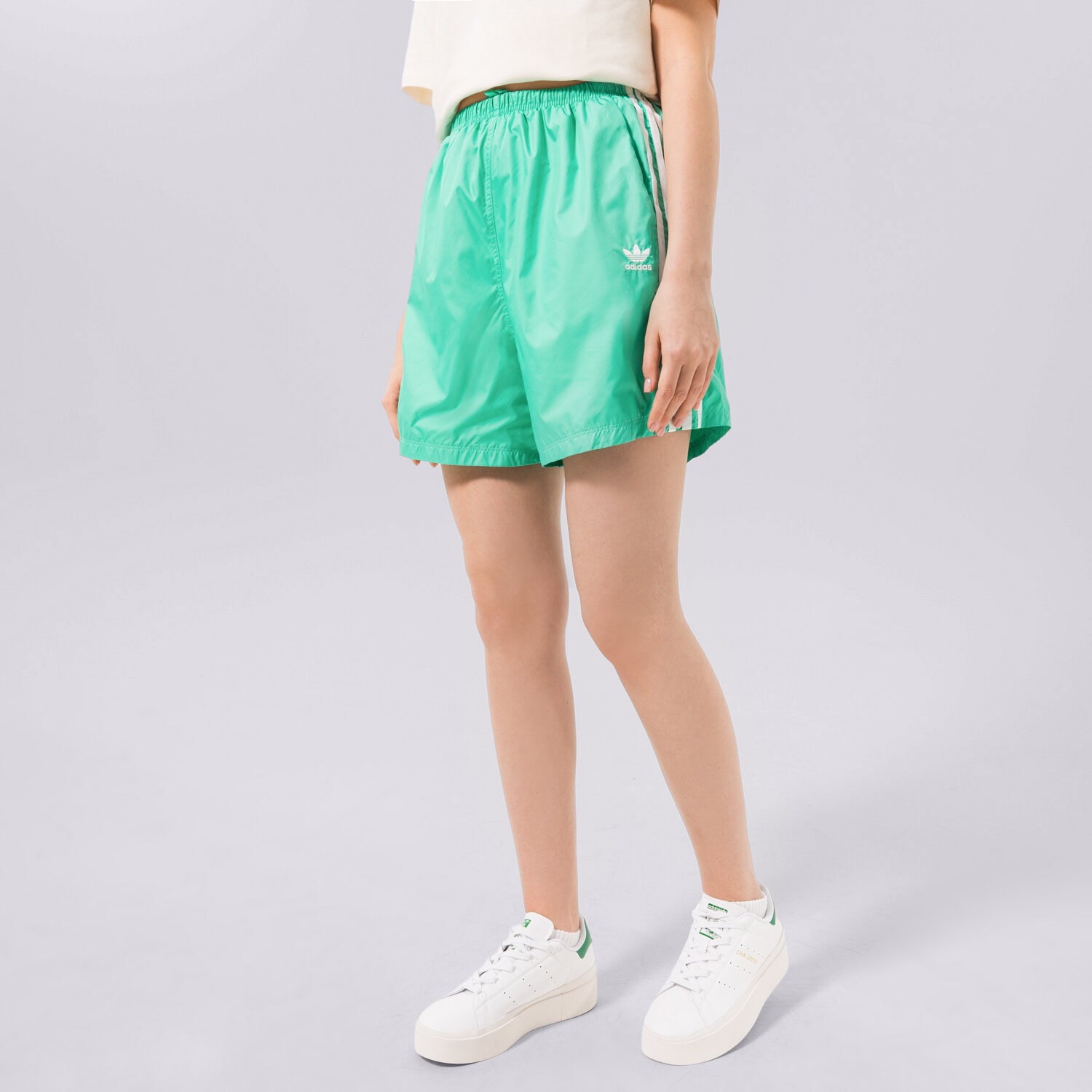 Femei pantaloni scurți ADIDAS PANTALONI SCURȚI HC1916 HC1916 Verde