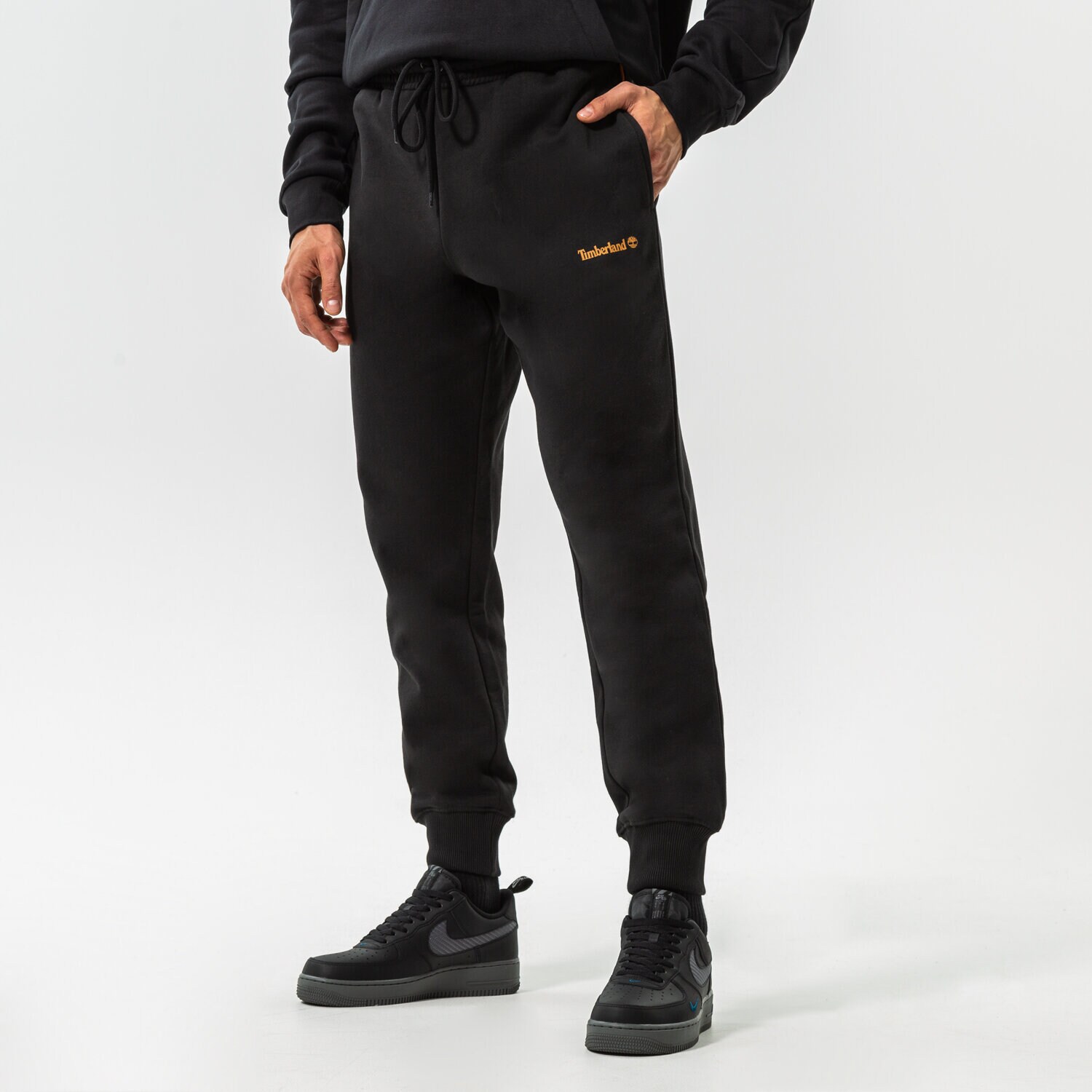 Bărbați pantaloni TIMBERLAND PANTALONI  EPP - SMALL LOGO PRINT SWEATPANT TB0A5PF40011 Negru