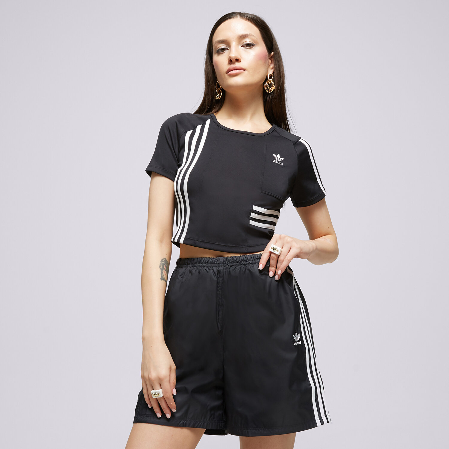 Femei tricou ADIDAS TRICOU TEE IC2379 Negru