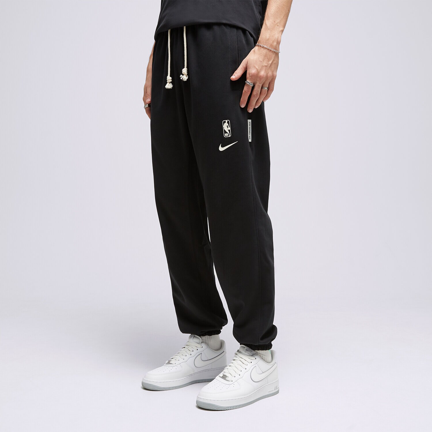 Bărbați pantaloni NIKE PANTALONI  BKN M NK DF STD ISSUE PNT NBA DN8549-010 Negru