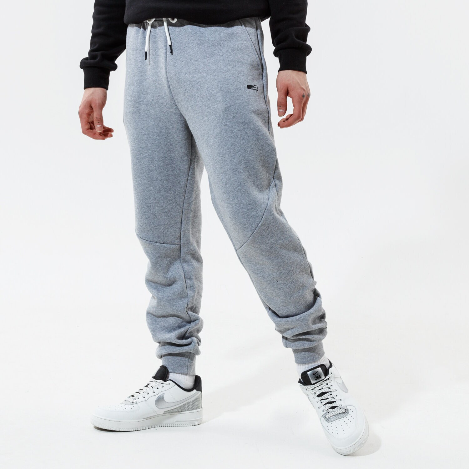 Bărbați pantaloni CONFRONT PANTALONI  ESSENTIAL PANTS GREY  CF121SPM21002 Gri