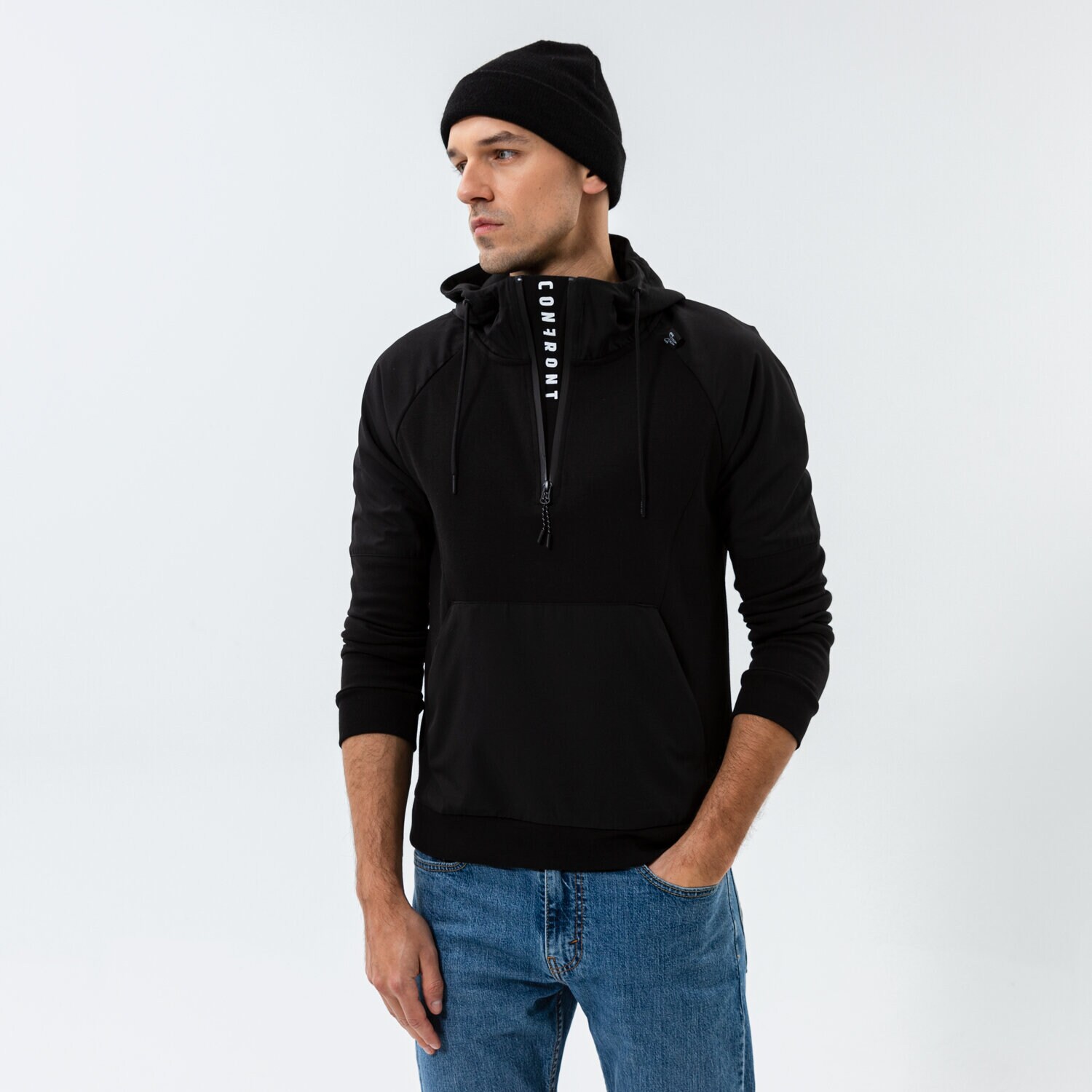 Bărbați bluză CONFRONT BLUZĂ CU GLUGĂ VERTICAL LOGO CF321BLM33001 Negru