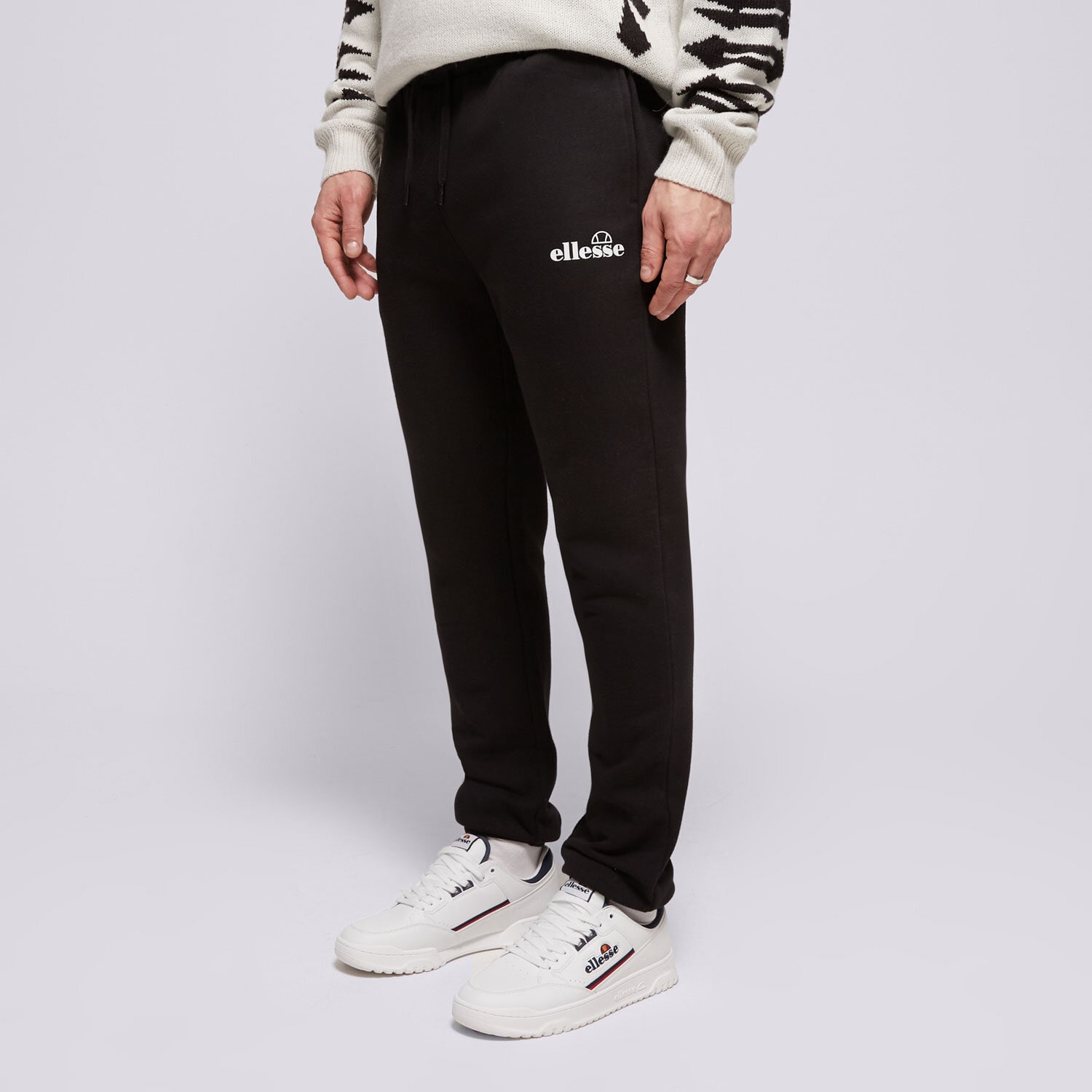 Bărbați pantaloni ELLESSE PANTALONI  CRAVO JOG PANT BLK SHP16465011 Negru
