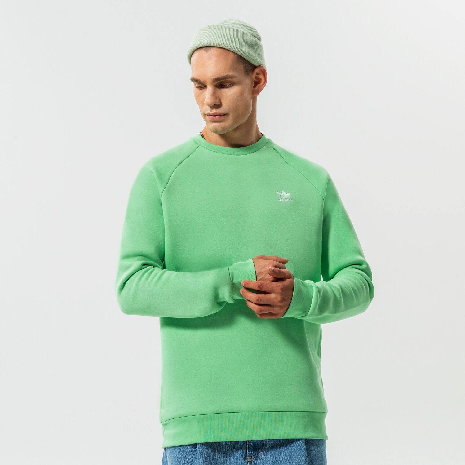Bărbați bluză ADIDAS BLUZĂ ESSENTIAL CREW HK0088 Verde
