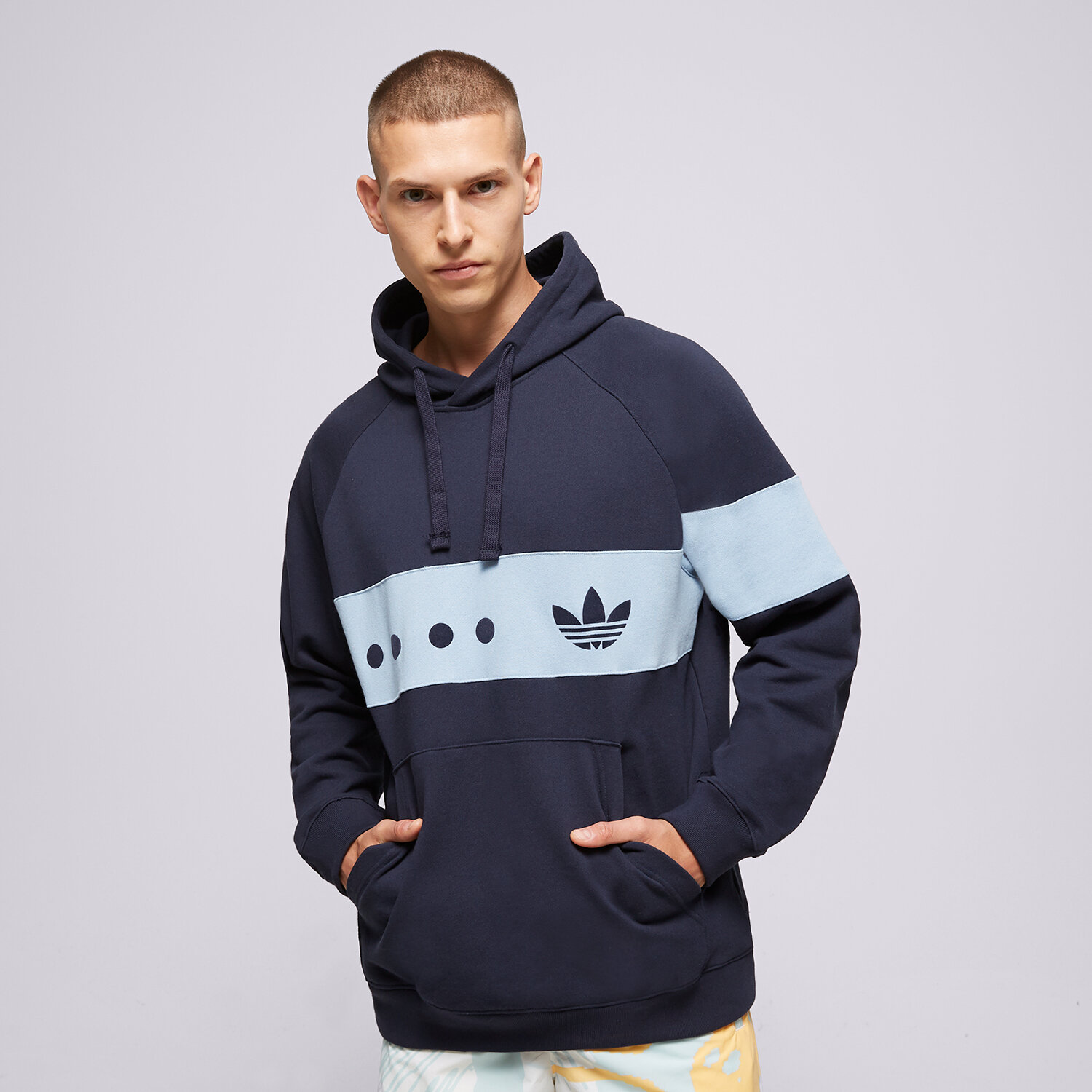 Bărbați bluză ADIDAS BLUZĂ CU GLUGĂ CITY HOODIE IC8391 Bleumarin