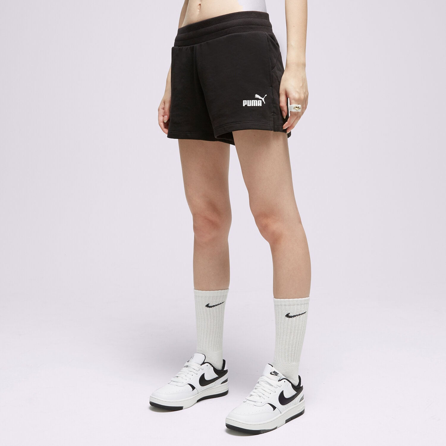 Femei pantaloni scurți PUMA PANTALONI SCURȚI ESS 4" SWEAT TR 586824 01 Negru