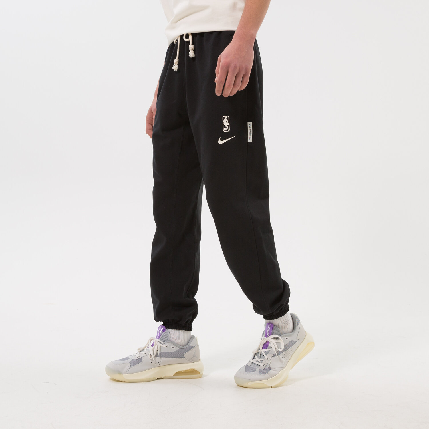 Bărbați pantaloni NIKE PANTALONI  CHI M NK DF STD ISSUE PNT NBA DN8552-010 Negru