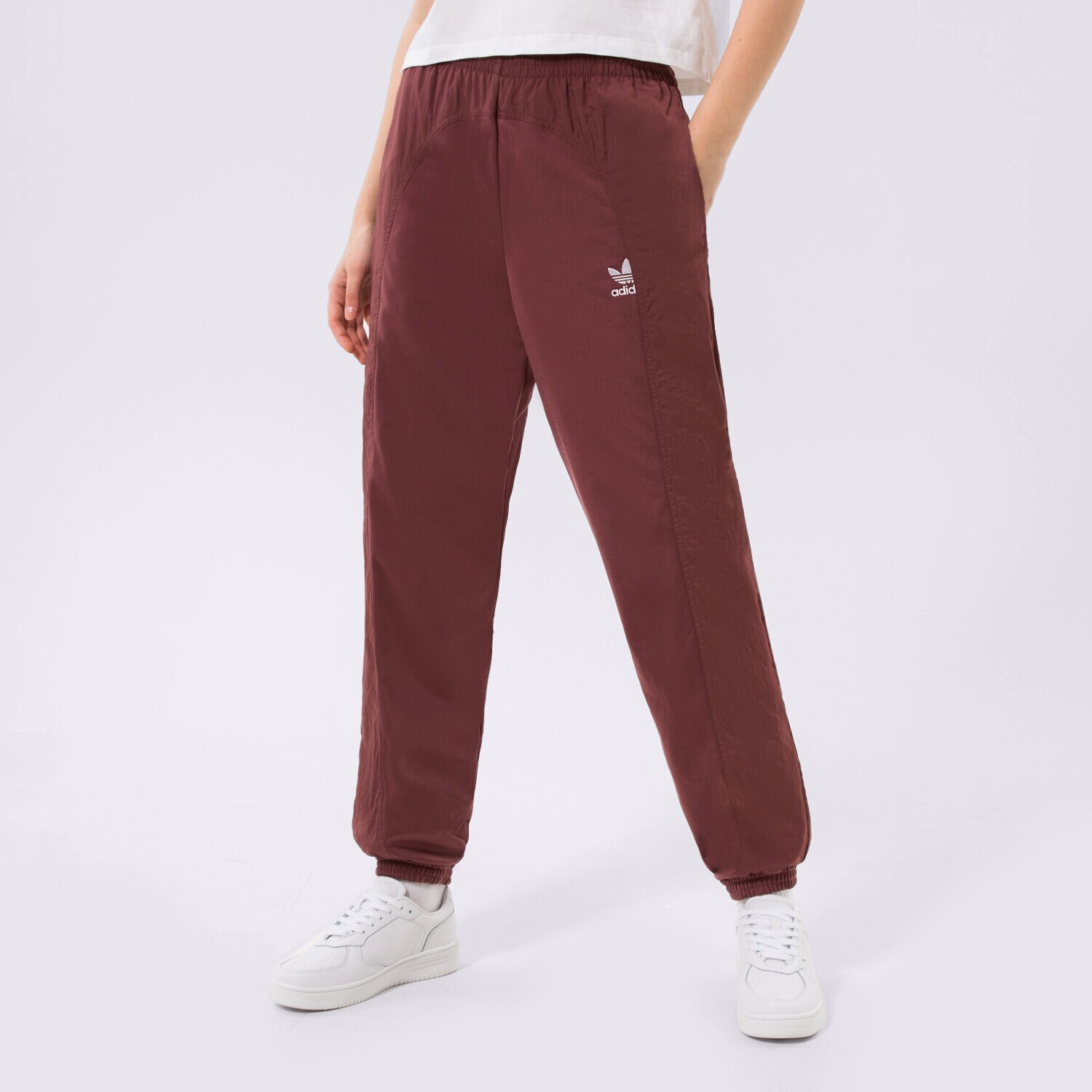 Femei pantaloni ADIDAS PANTALONI PANTS HC7043 Bordo