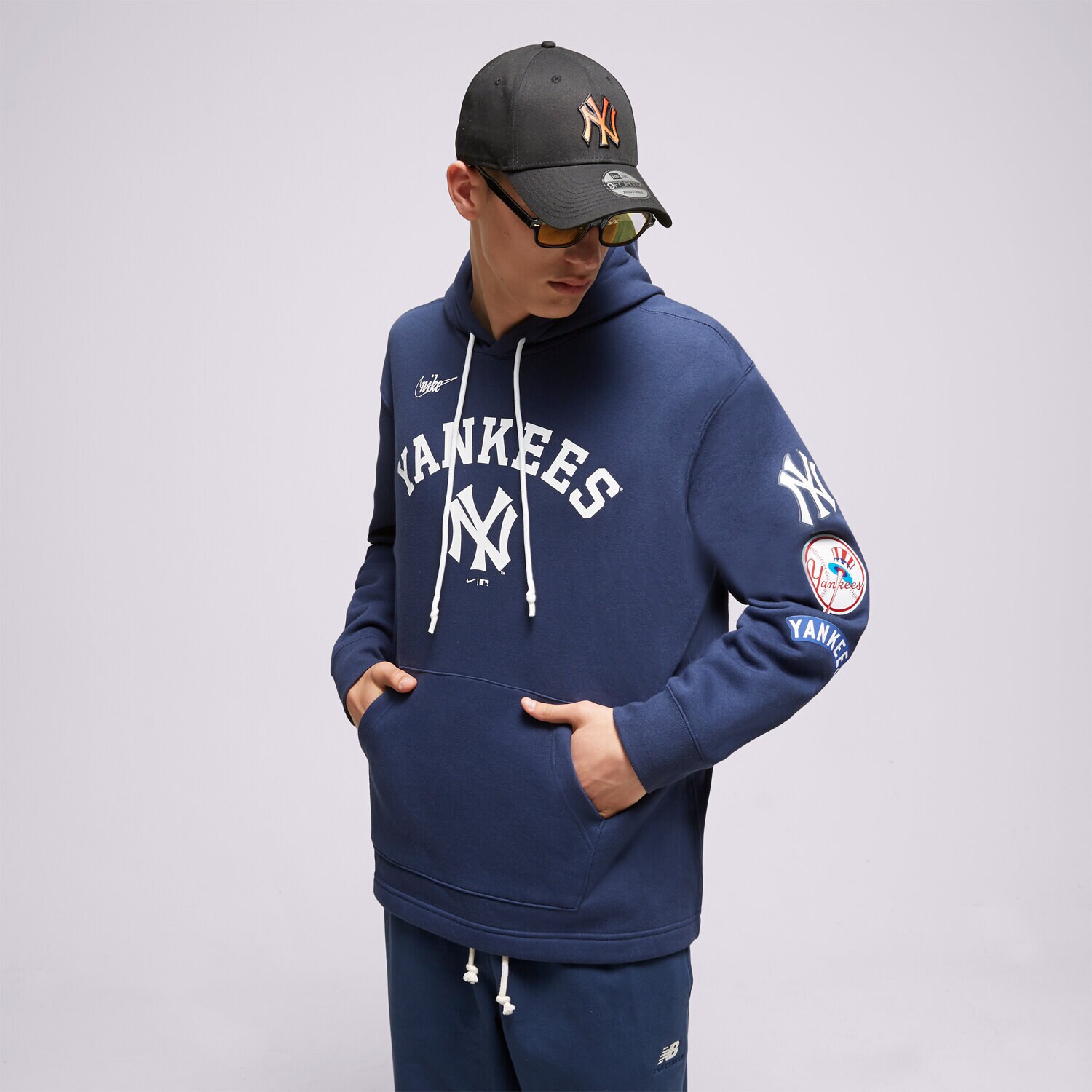 Bărbați bluză NIKE BLUZĂ CU GLUGĂ NEW YORK YANKEES MLB NKMZ-44B-N27-0QE Bleumarin