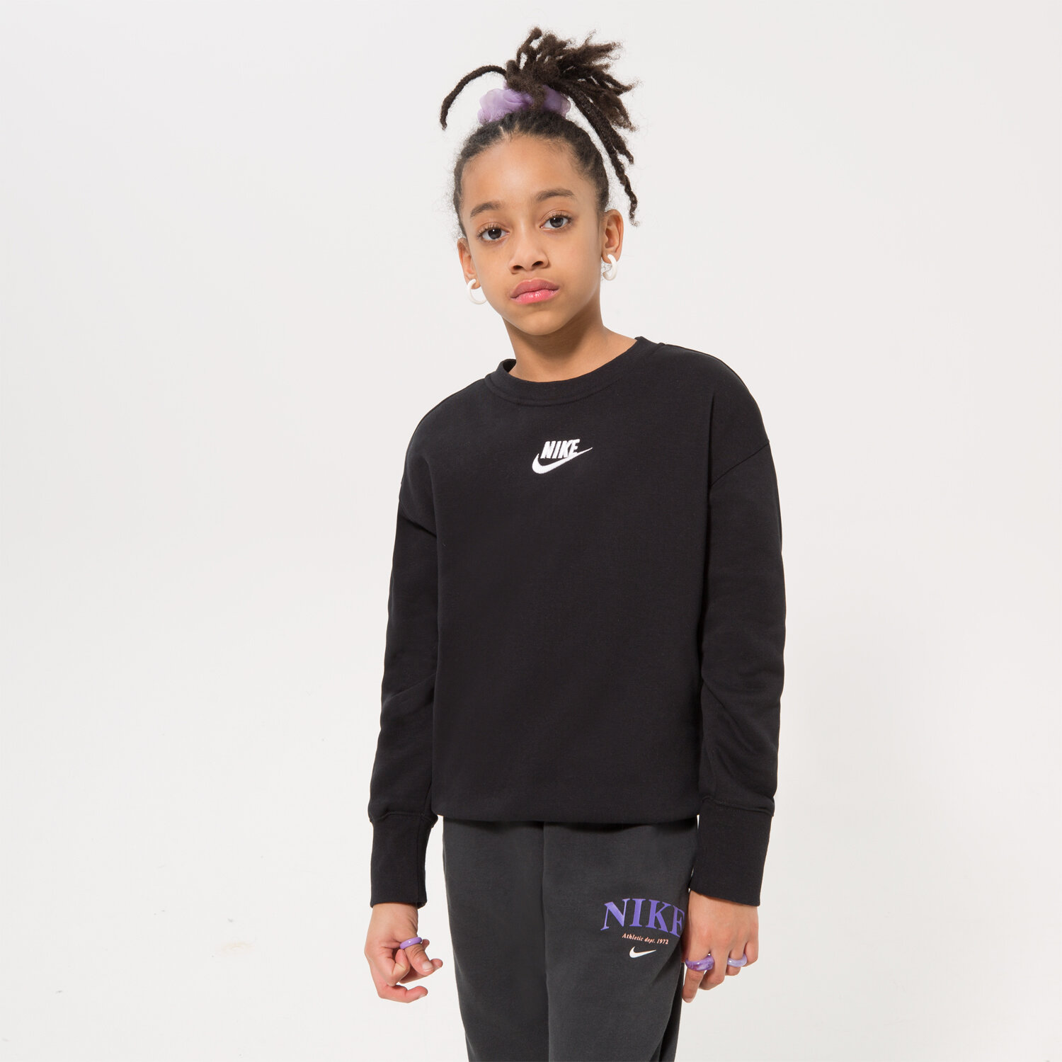 Copii bluză NIKE BLUZĂ G NSW CLUB FLC BF CREW LBR GIRL DD7473-010 Negru