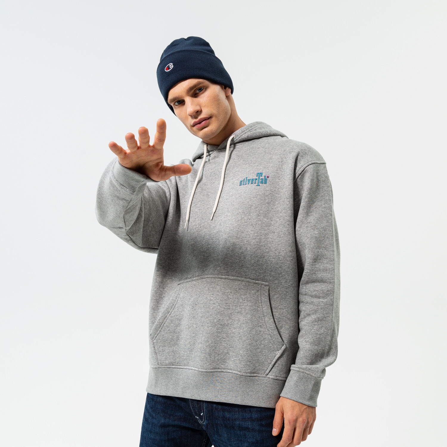 Bărbați bluză LEVI'S BLUZĂ CU GLUGĂ RELAXED GRAPHIC PO 38479-0138 Gri