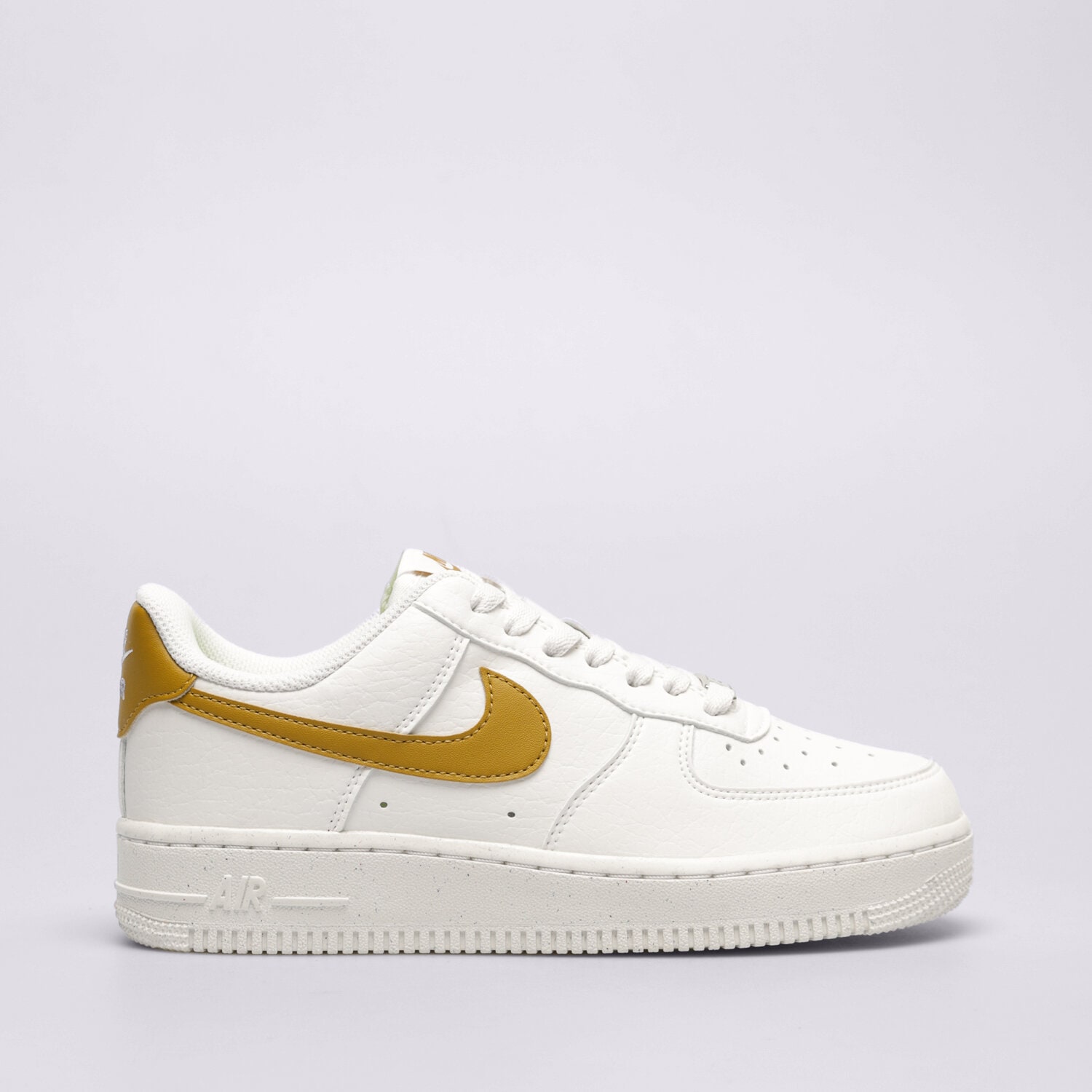 Femei pantofi sport NIKE W AIR FORCE 1 '07 NEXT NATURE DV3808-101 Alb