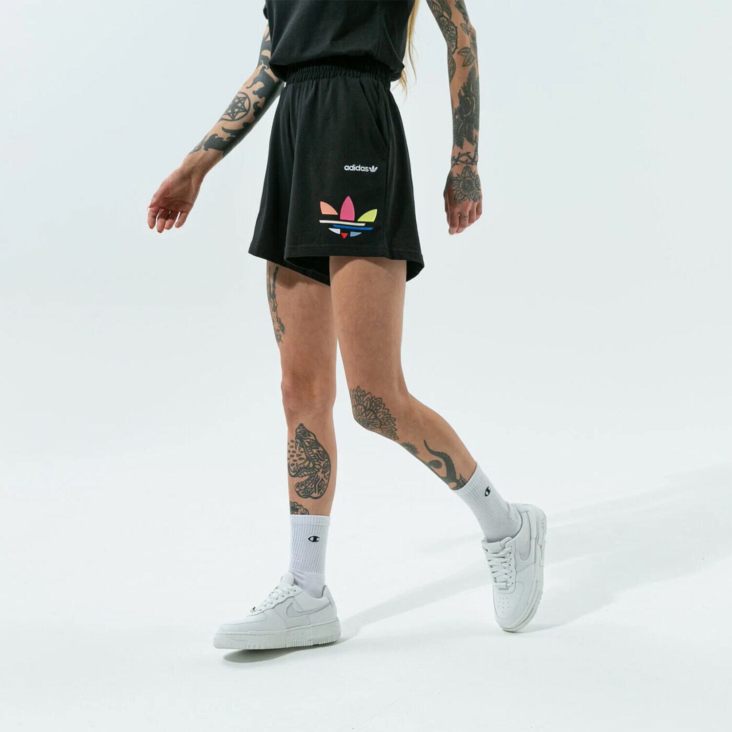 Femei pantaloni scurți ADIDAS PANTALONI SCURȚI H22849 Negru