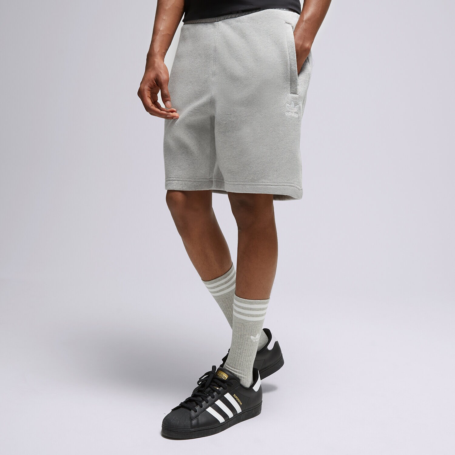 Femei pantaloni scurți ADIDAS PANTALONI SCURȚI ESSENTIAL SHORT IA4899 Gri