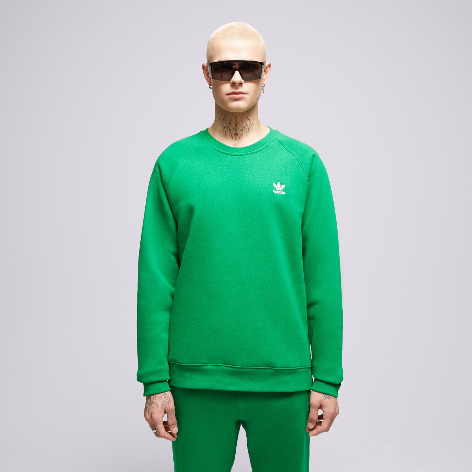 Bărbați bluză ADIDAS BLUZĂ ESSENTIAL CREW IM4541 Verde