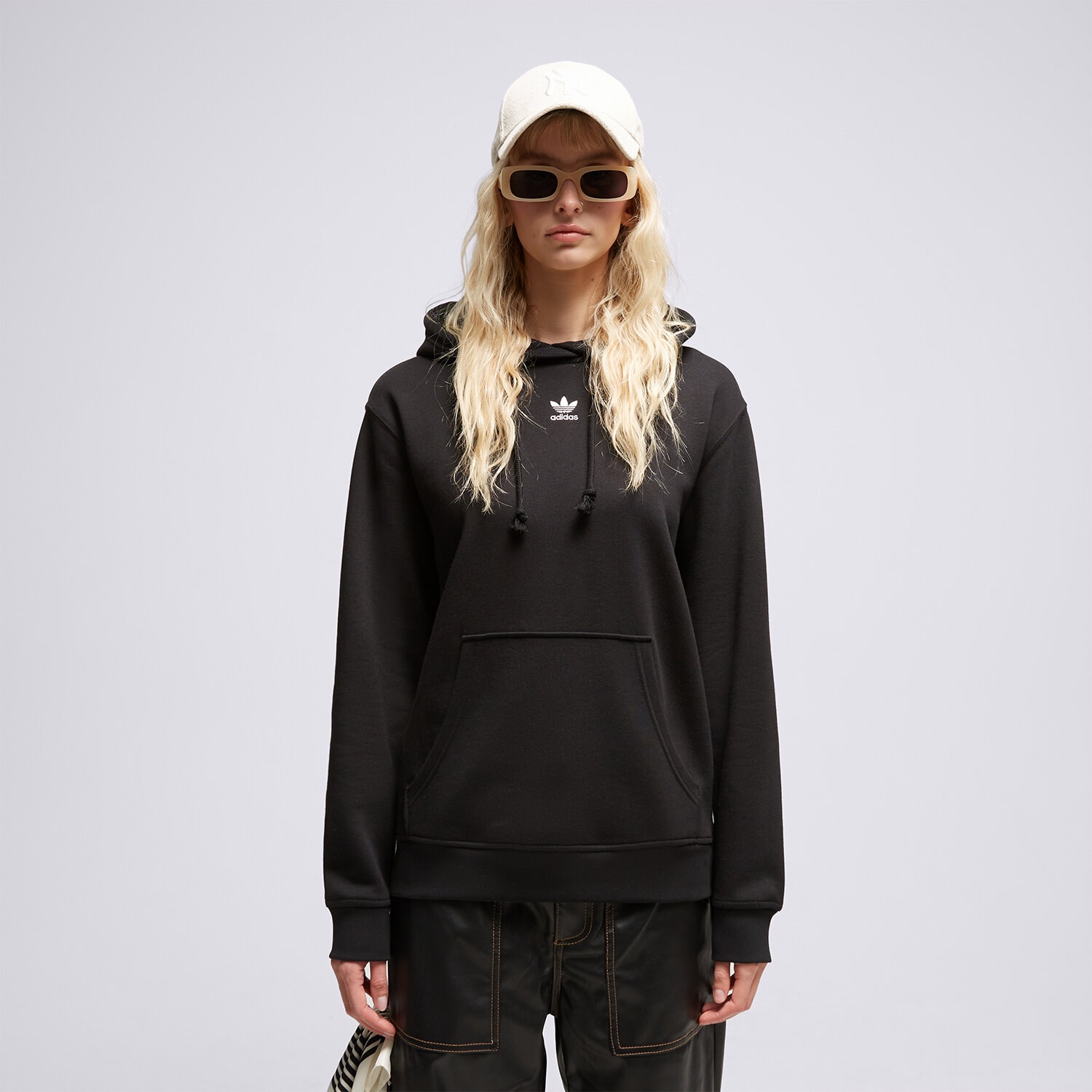 Femei bluză ADIDAS BLUZĂ CU GLUGĂ IA6420 Negru