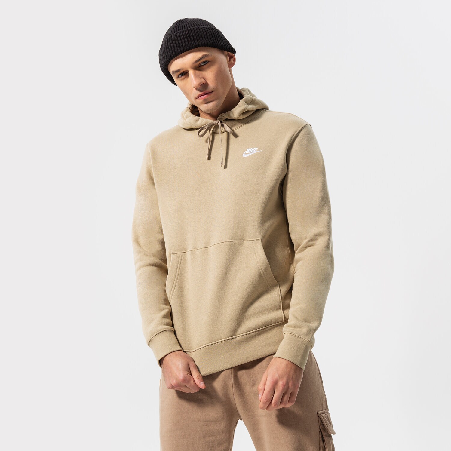 Bărbați bluză NIKE BLUZĂ CU GLUGĂ SPORTSWEAR CLUB FLEECE BV2654-250 Bej