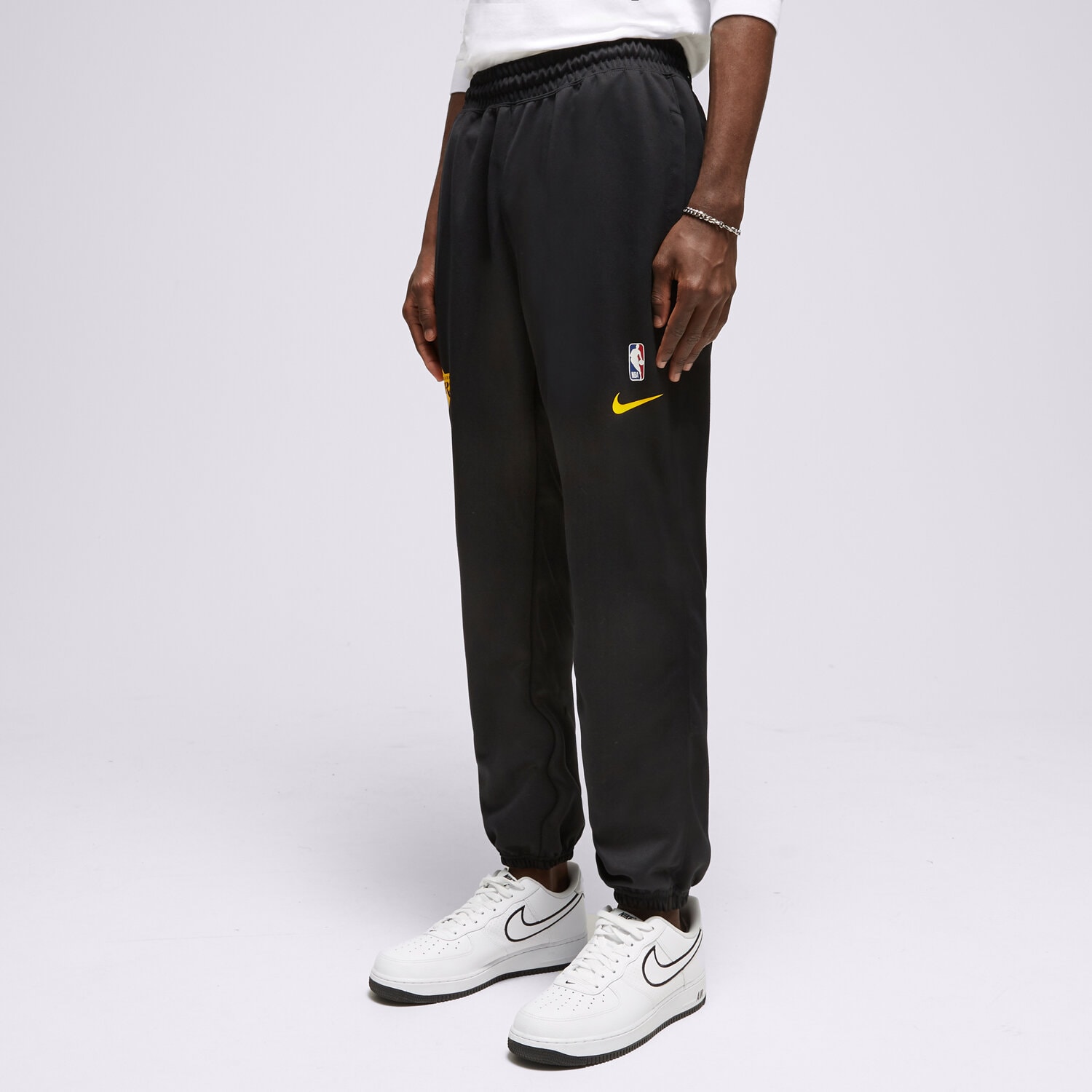 Bărbați pantaloni NIKE PANTALONI  LAL MNK DF SPTLIGHT PNT NBA DX9627-010 Negru